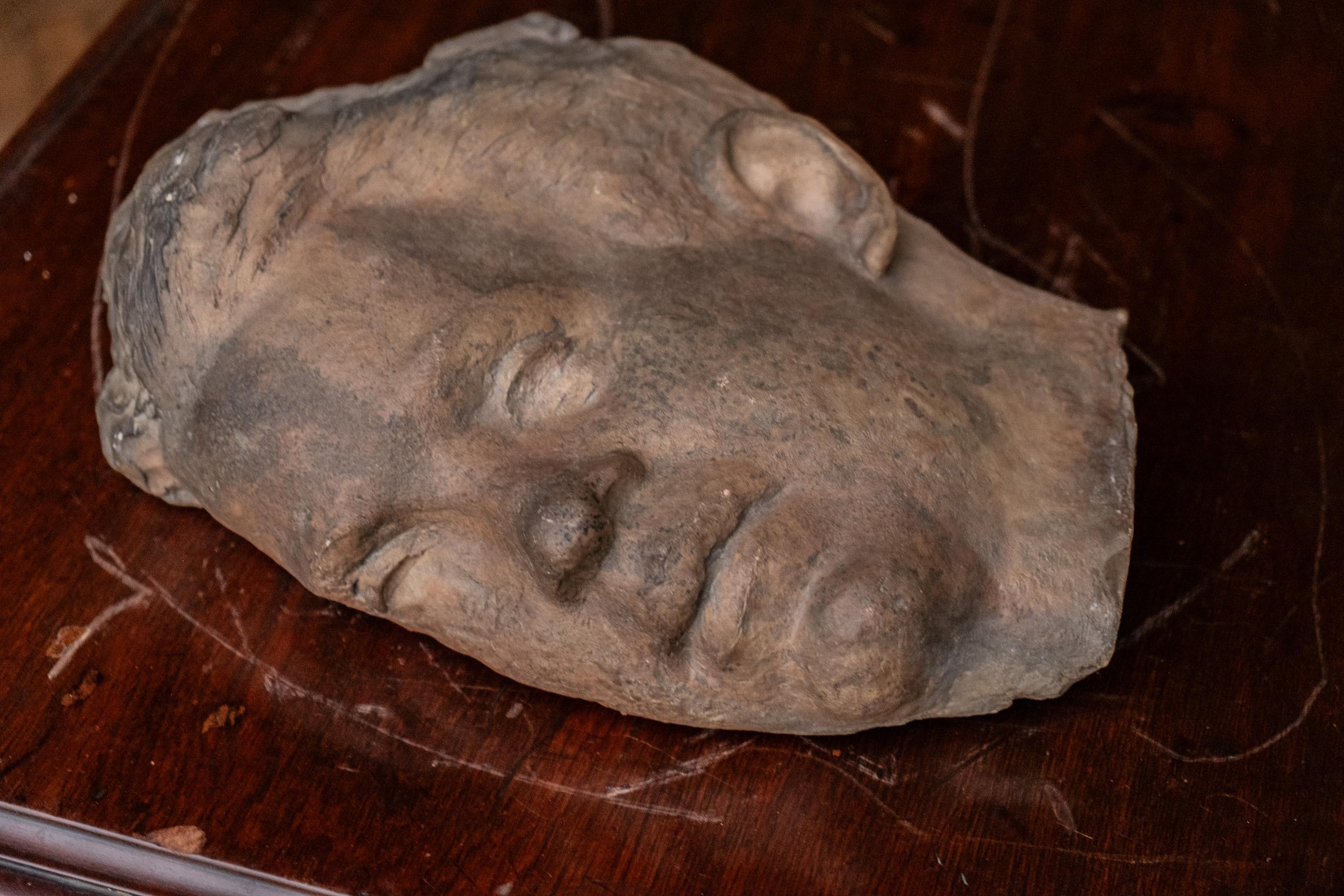 Asymmetrical head of man, terracotta, 1930s-40s, Giorgio Rossi (1894-1981). in vendita 6
