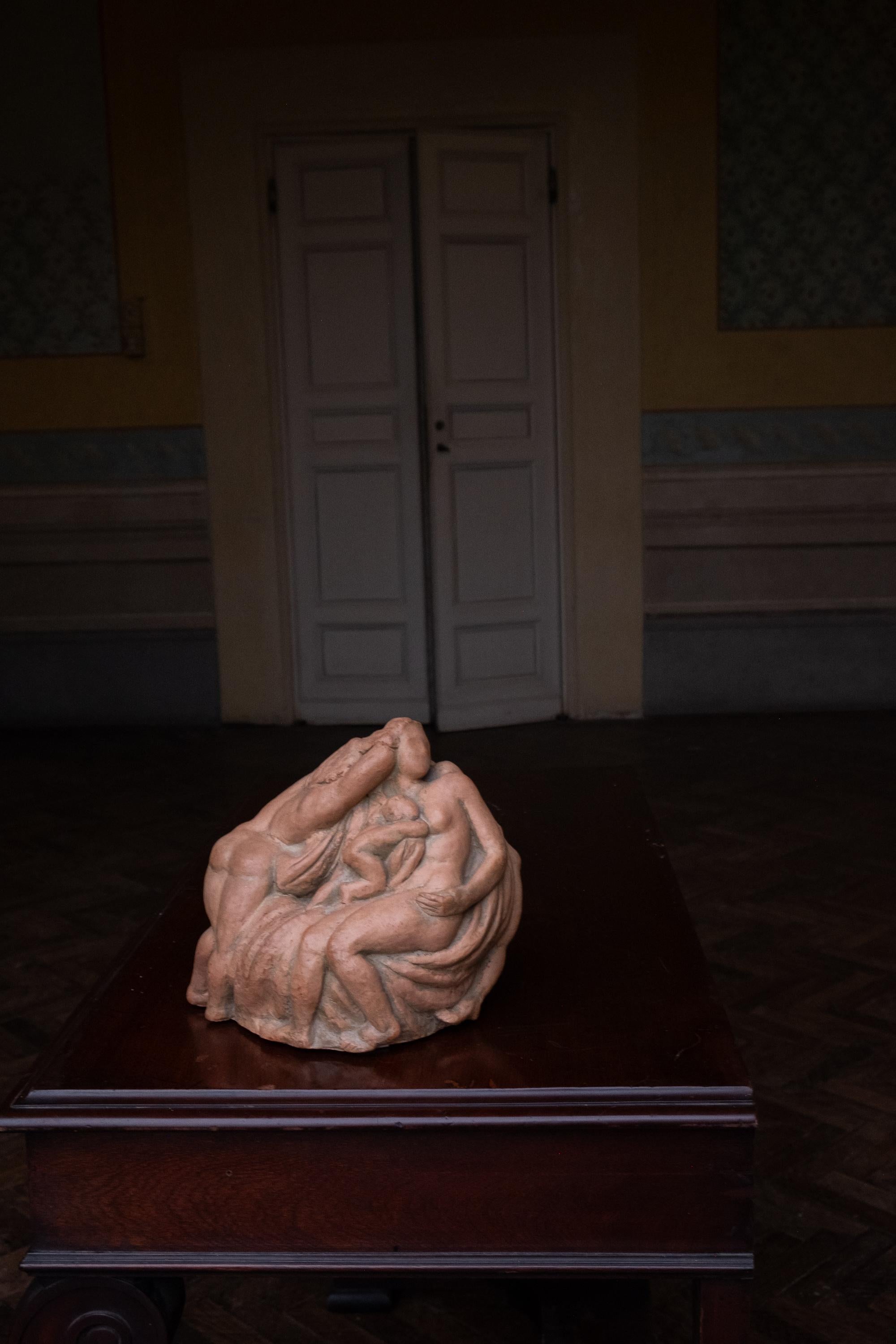 Entangled bodies, terracotta sculpture, 1942, Giorgio Rossi (1894-1981). For Sale 2