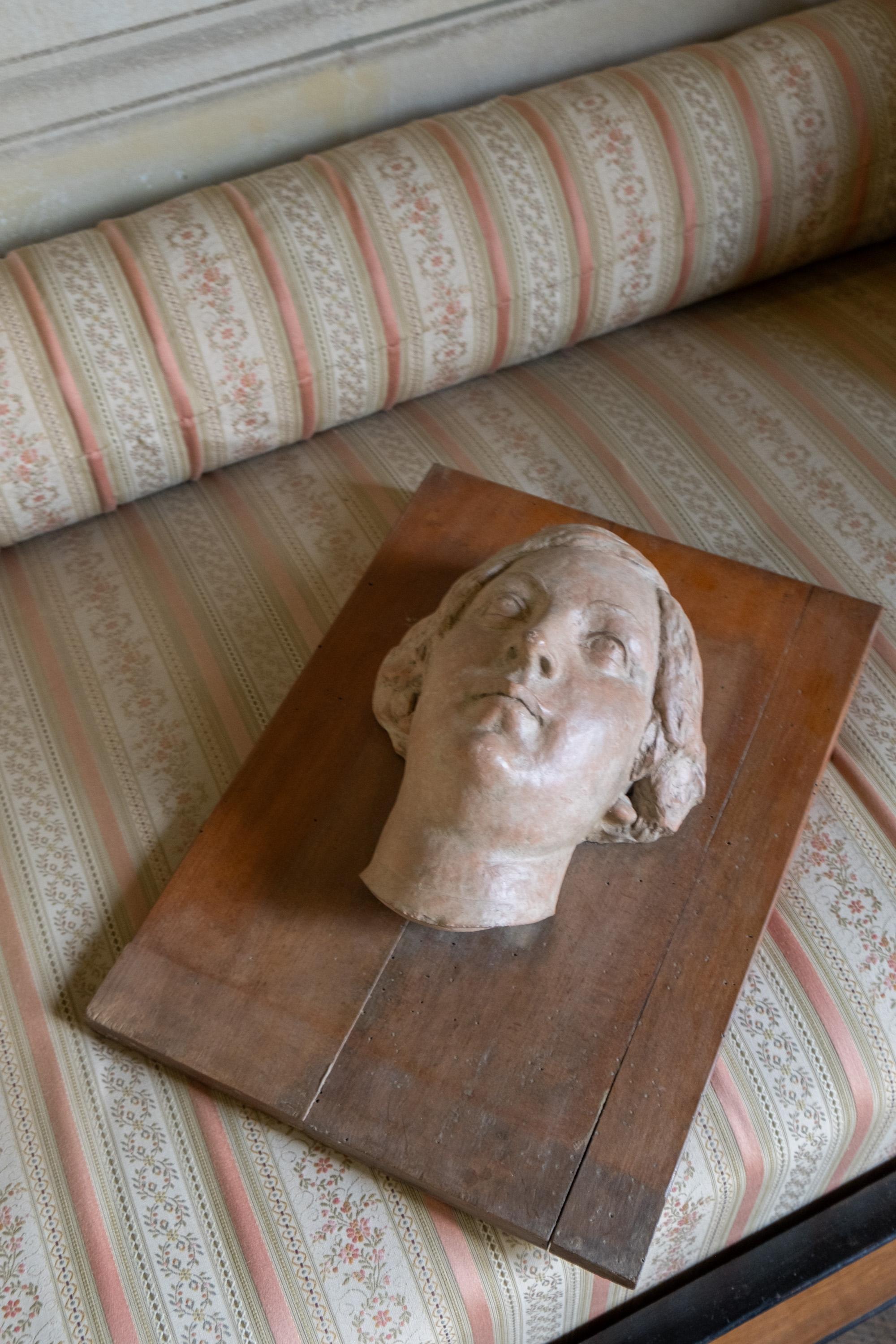 Rostro de mujer, escultura de terracota, años 30-40, Giorgio Rossi (1894-1981). en venta 9