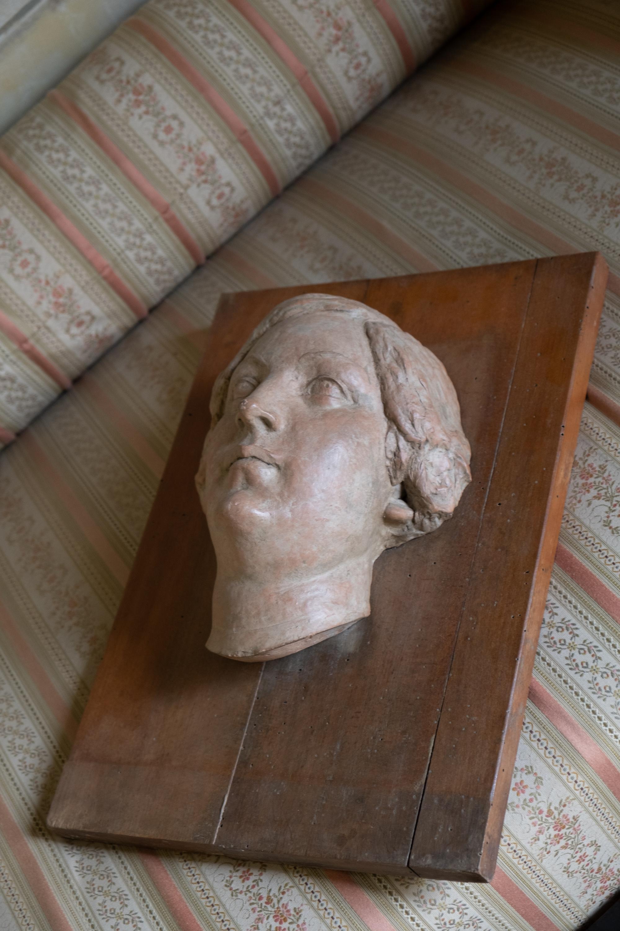 Rostro de mujer, escultura de terracota, años 30-40, Giorgio Rossi (1894-1981). en venta 8
