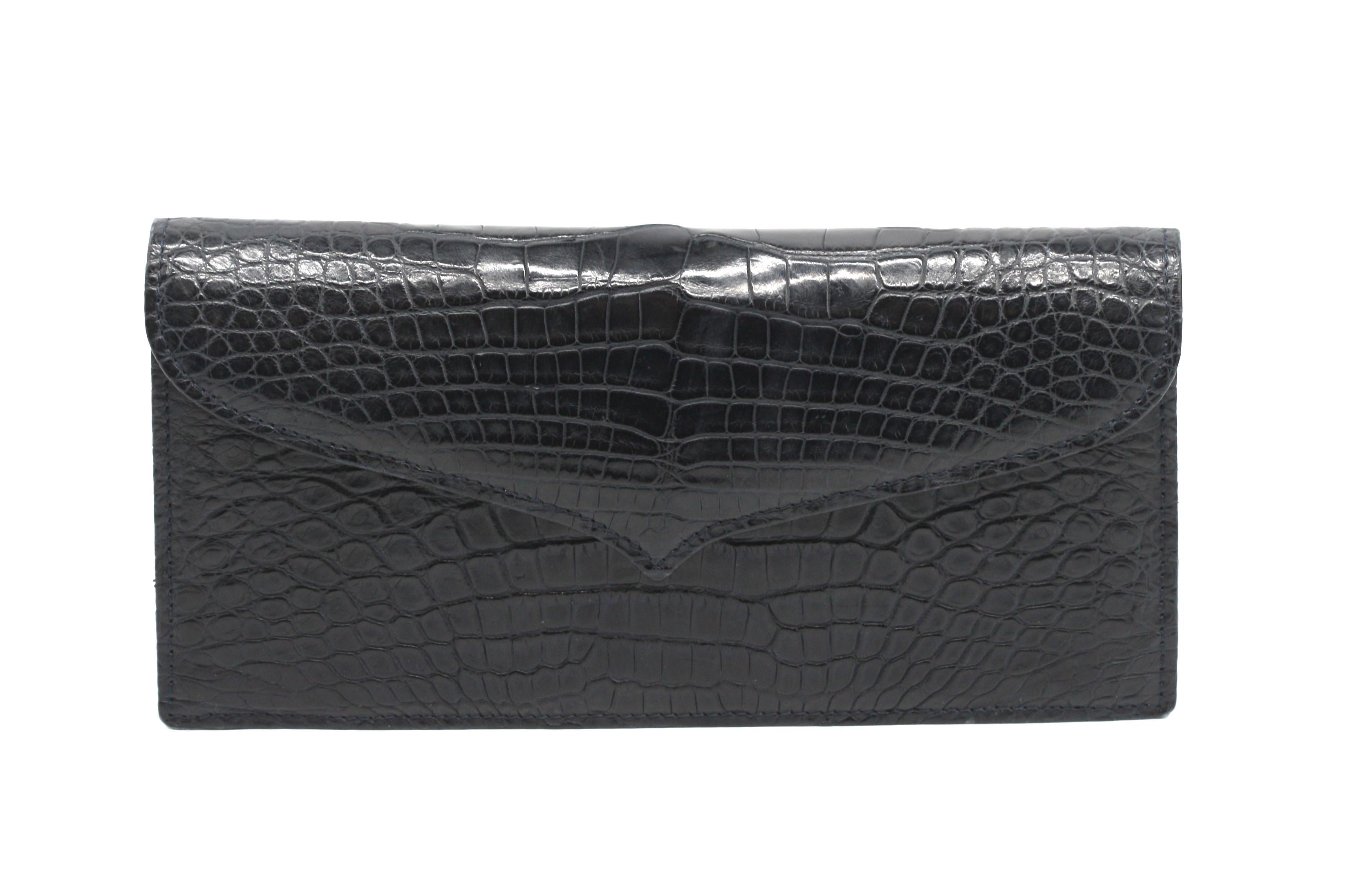 Giorgio Santamaria Dark Blue Alligator Clutch Negro en venta