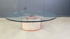 Mesa de centro de hormigón pintado y cristal Giorgio Saporiti de Saporiti Italia