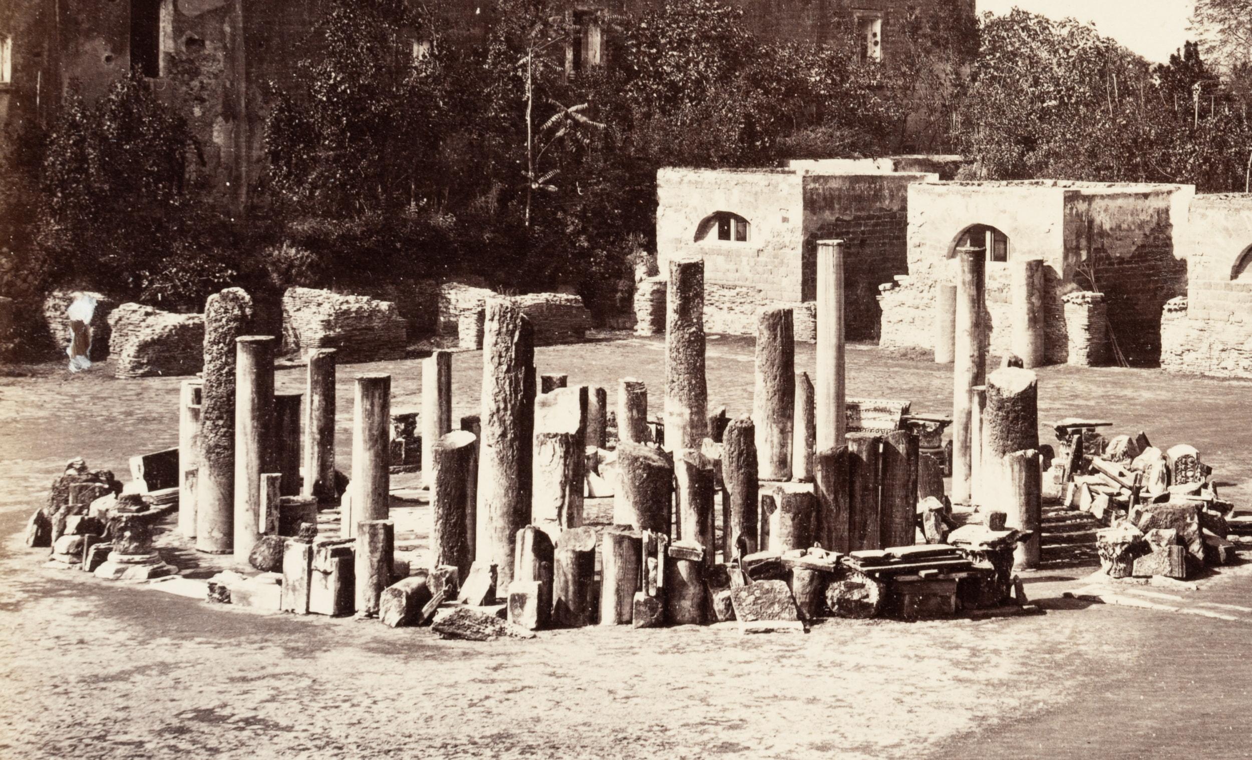 Serapis-Tempel, Pozzuoli - Photograph by Giorgio Sommer