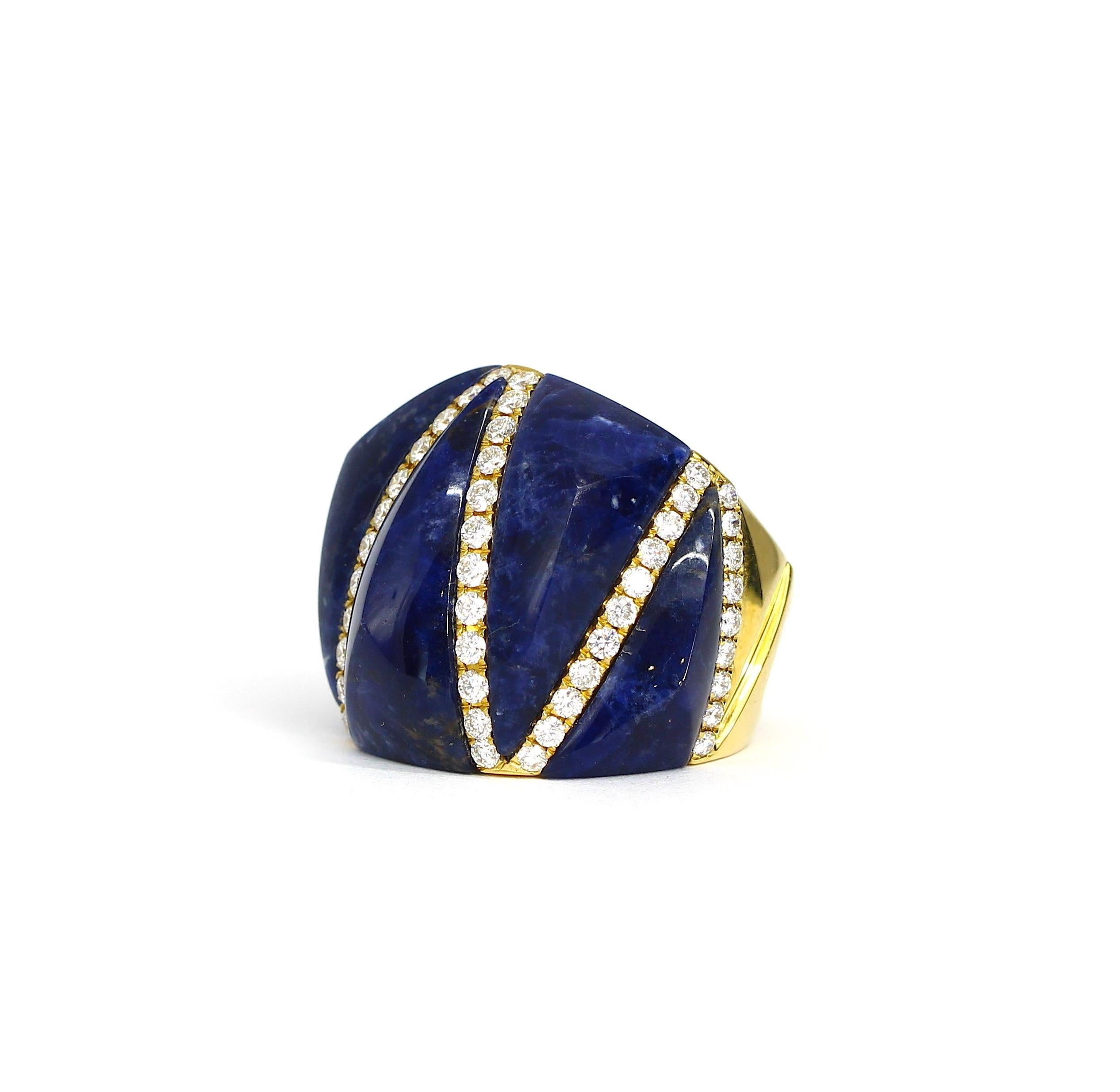 It’s  one of a kind piece made for princess of Monaco. And the three dimensional stone shape is unmatchable.