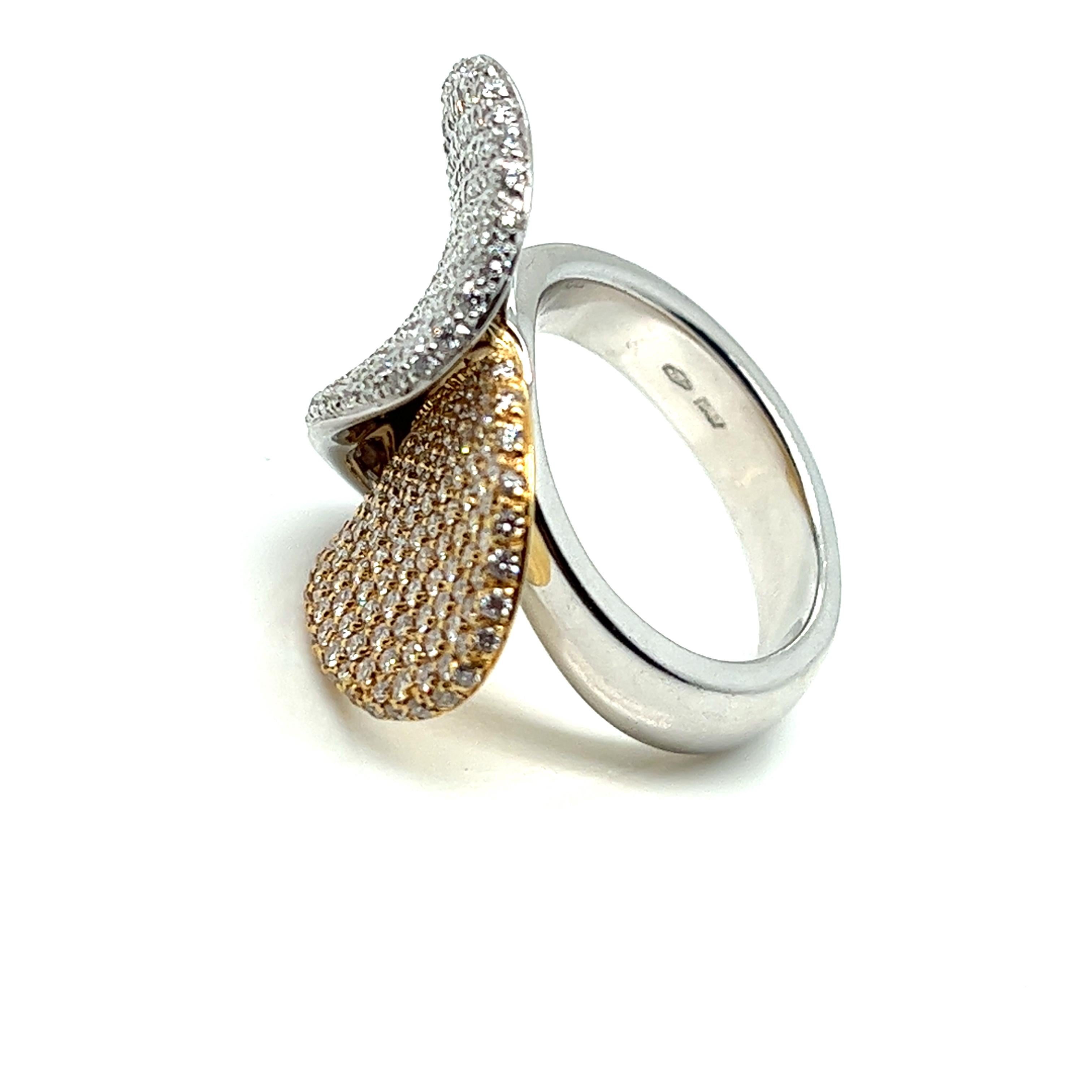 Round Cut Giorgio Visconti 18K two tone Gold Pave Set Diamond Wave Ring & Earrings 5.90ct For Sale