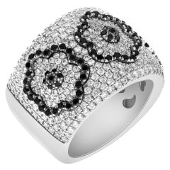 Giorgio Visconti Diamond Flower Ring 1.75 Ct in White & Black Diamonds in 18k