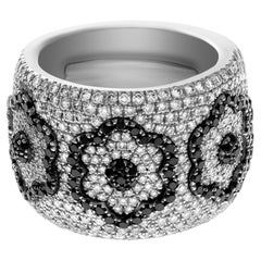 Giorgio Visconti Diamond Flower Ring 1.75 Ct in White & Black Diamonds in 18k