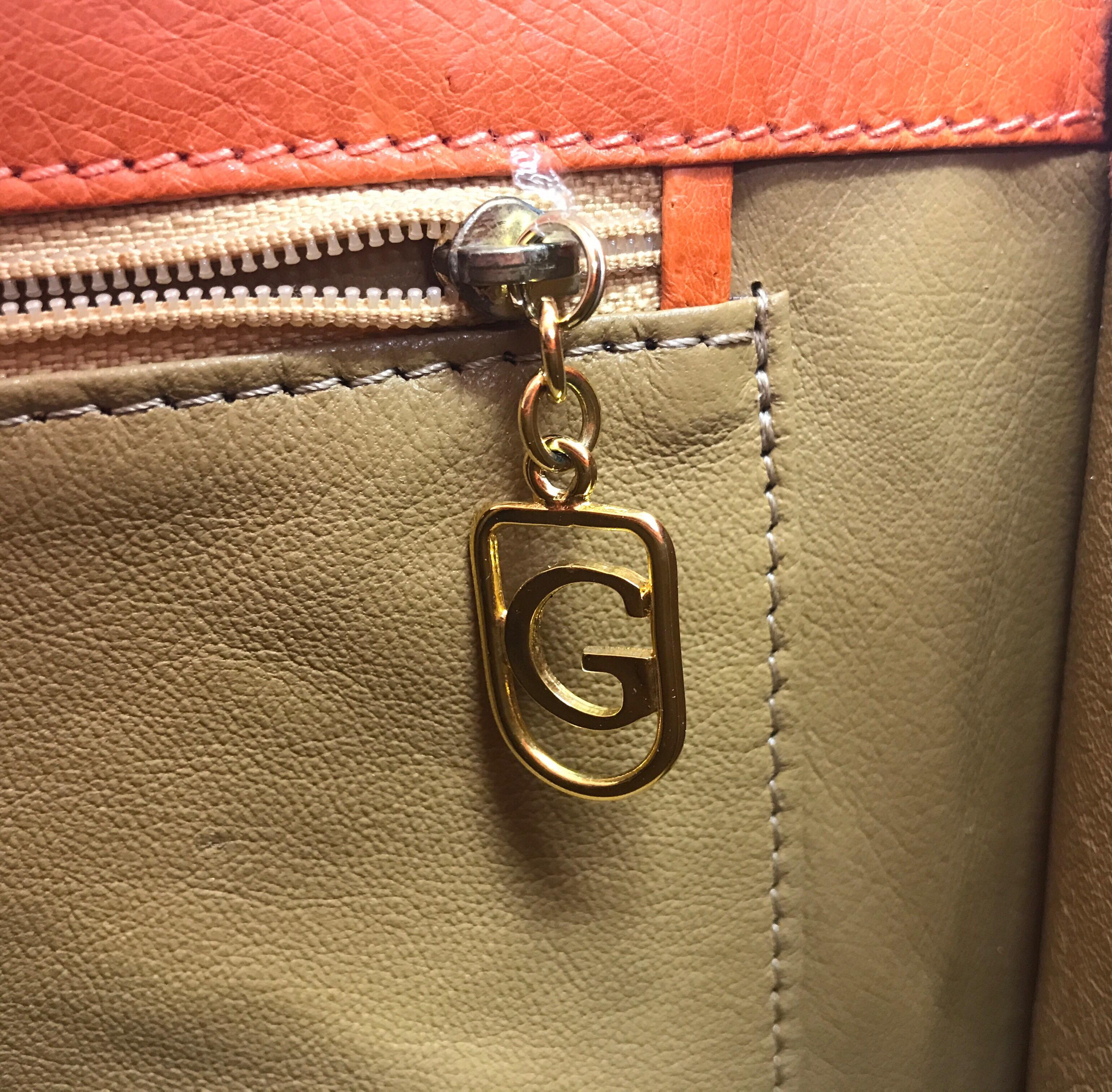 Giorgio's Palm Beach Orange Klein Karoo Ostrich Leather Purse In New Condition For Sale In West Palm Beach, FL