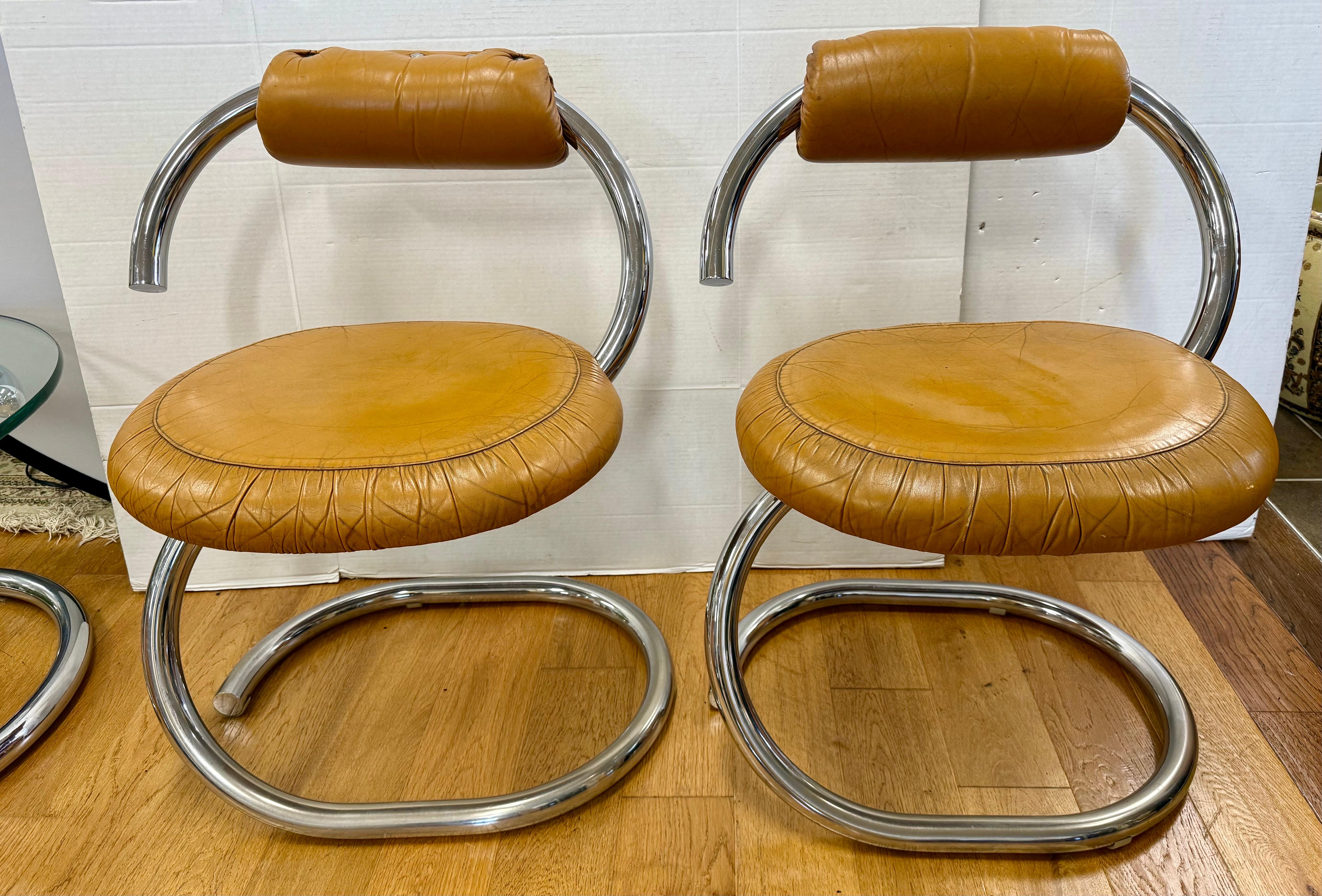 Mid-Century moderno Giotti Stoppino Iconic Mid Century tre pezzi Cobra due sedie e un tavolo in vendita