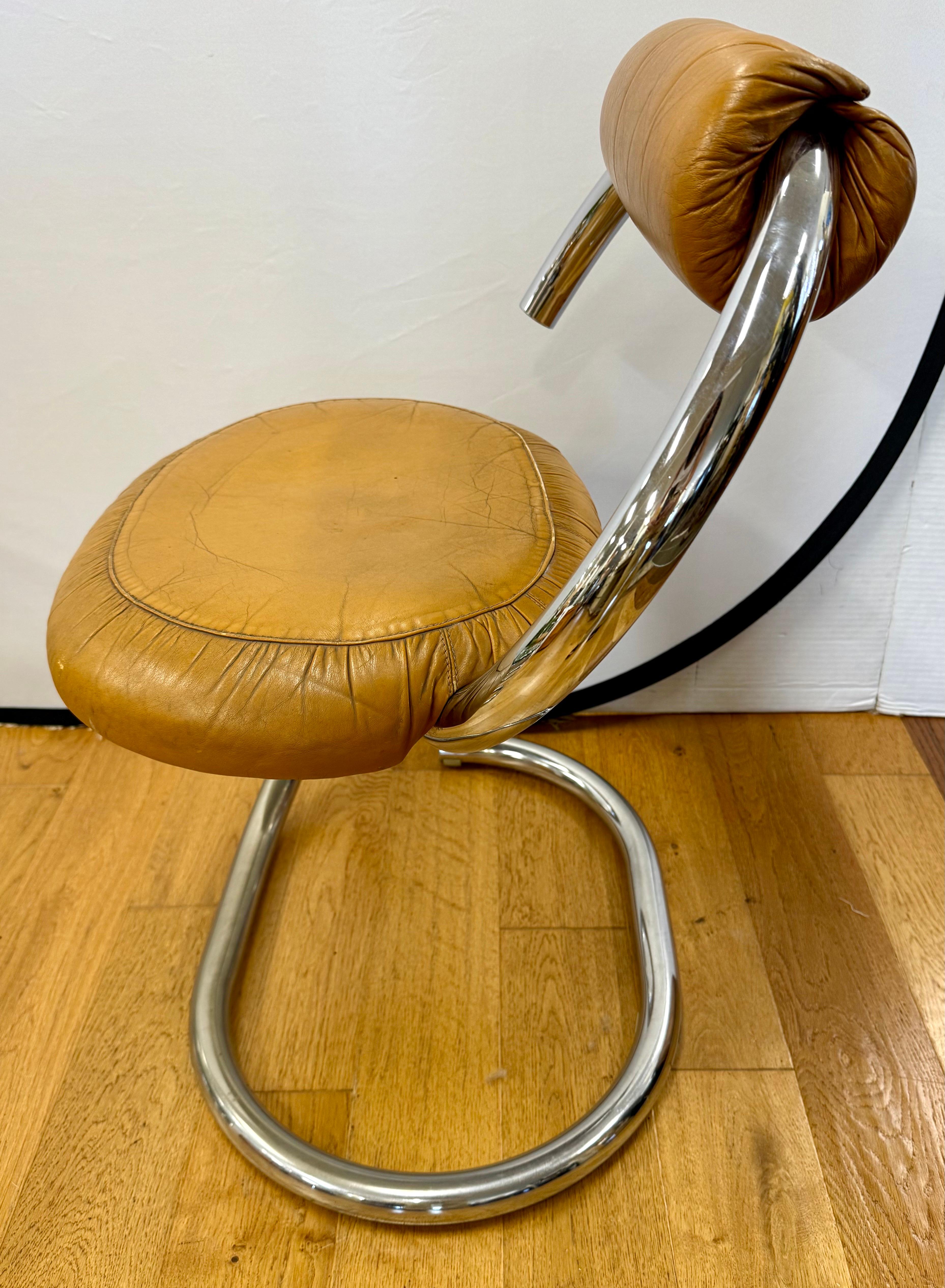 Metà XX secolo Giotti Stoppino Iconic Mid Century tre pezzi Cobra due sedie e un tavolo in vendita