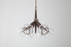 Araña Giotto Burst '0.6' en nogal y níquel satinado de Matthew Fairbank