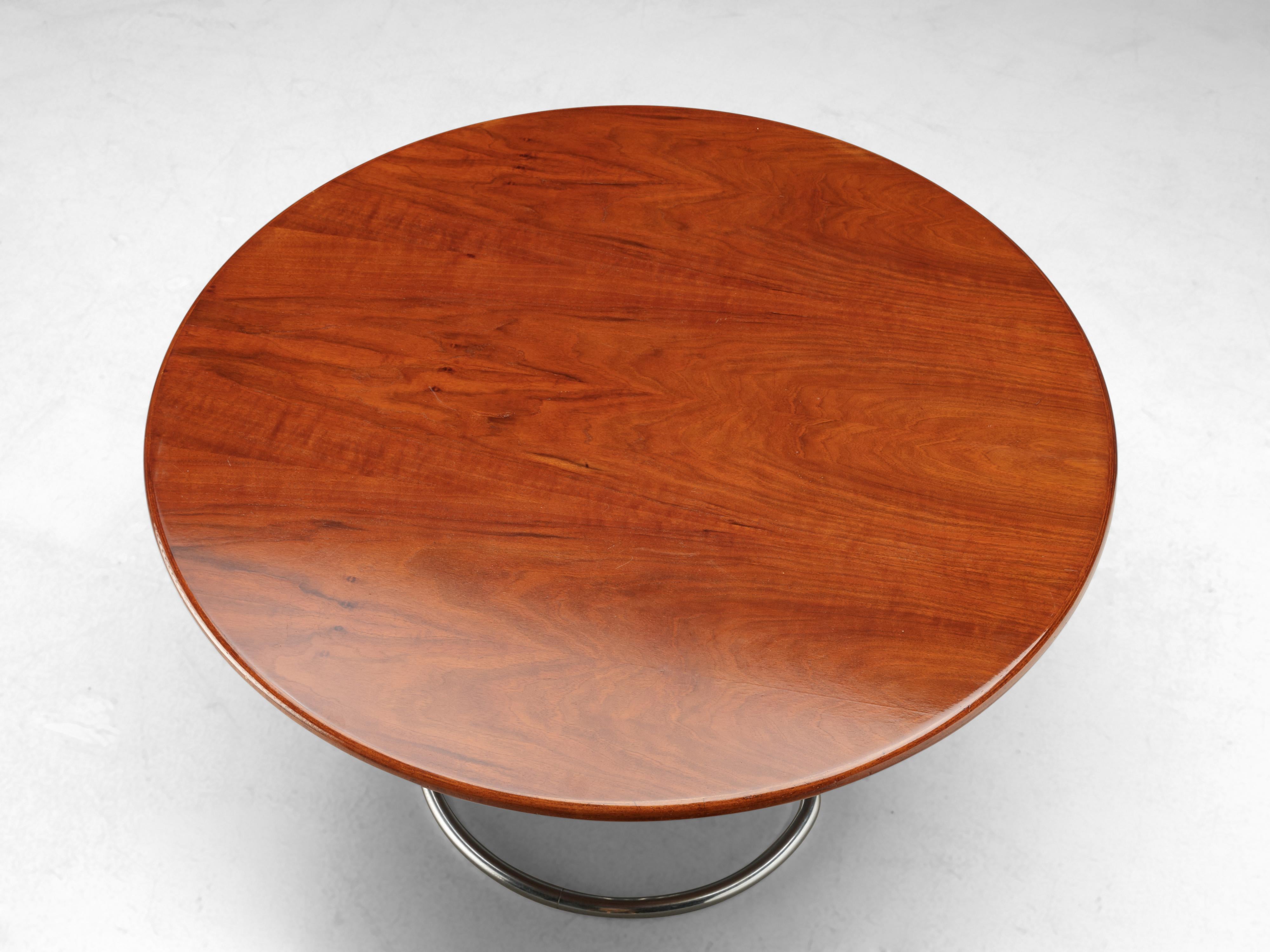 Giotto Stoppino for Bernini Round Dining Table 'Maia' in Walnut and Metal In Good Condition In Waalwijk, NL