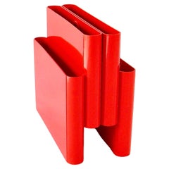 Giotto Stoppino for Kartell 1970s Post Modern bright red plastic magazine stand
