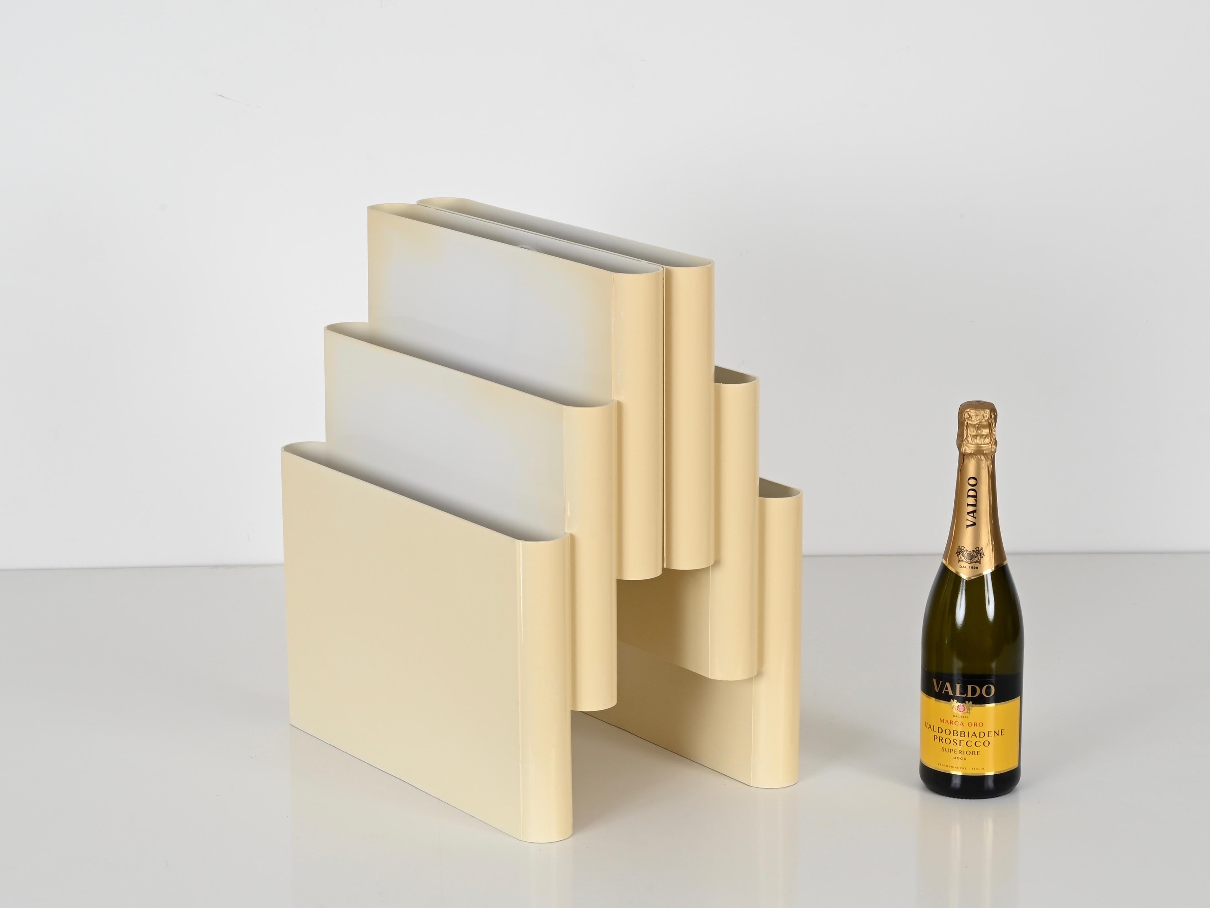 Giotto Stoppino für Kartell Cremefarbener Zeitschriftenständer, Italien 1970er Jahre 2