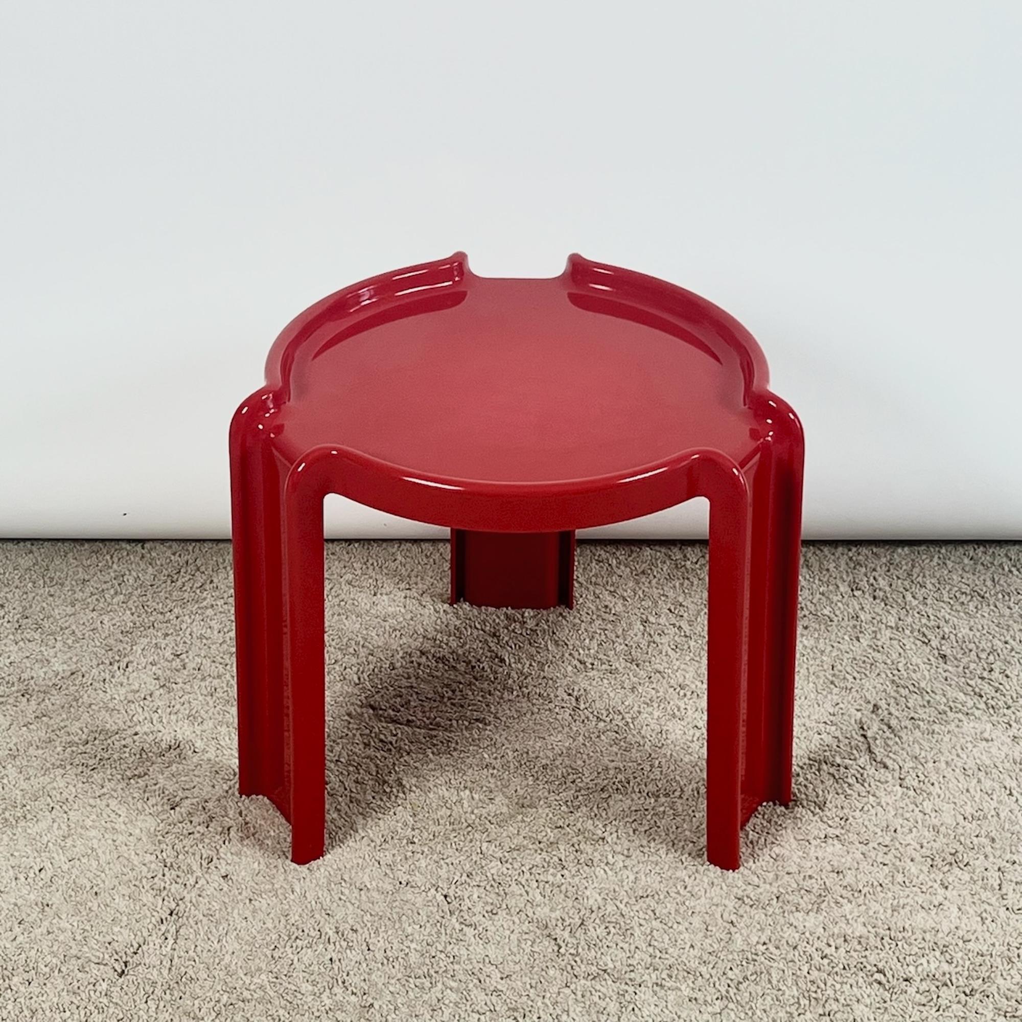 Giotto Stoppino Iconic Kartell Coffee Table Model 4905/6/7 in Glossy Red - 1970s In Good Condition In San Benedetto Del Tronto, IT