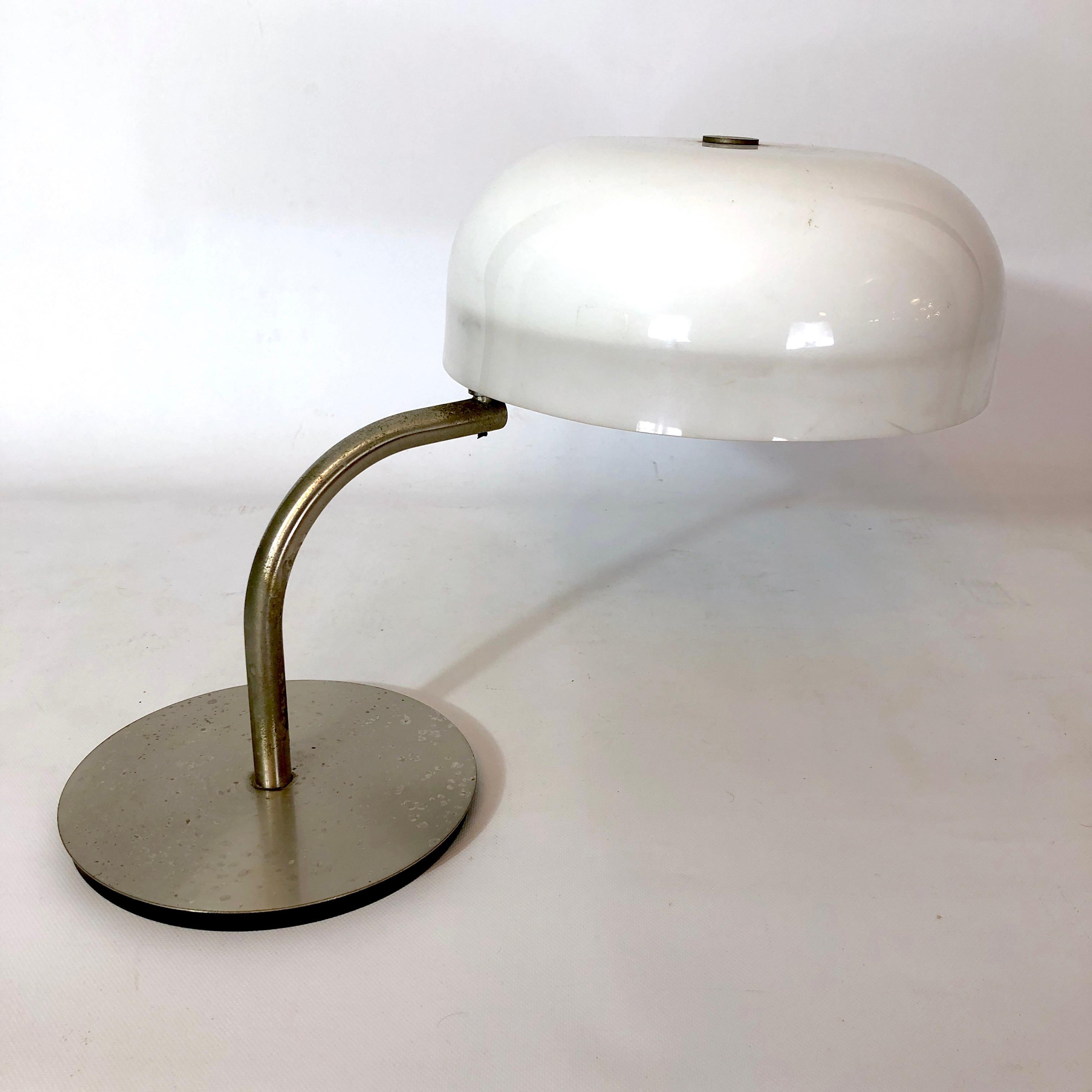 Giotto Stoppino, Italienische Vintage Tischlampe aus den 70ern (Metall) im Angebot