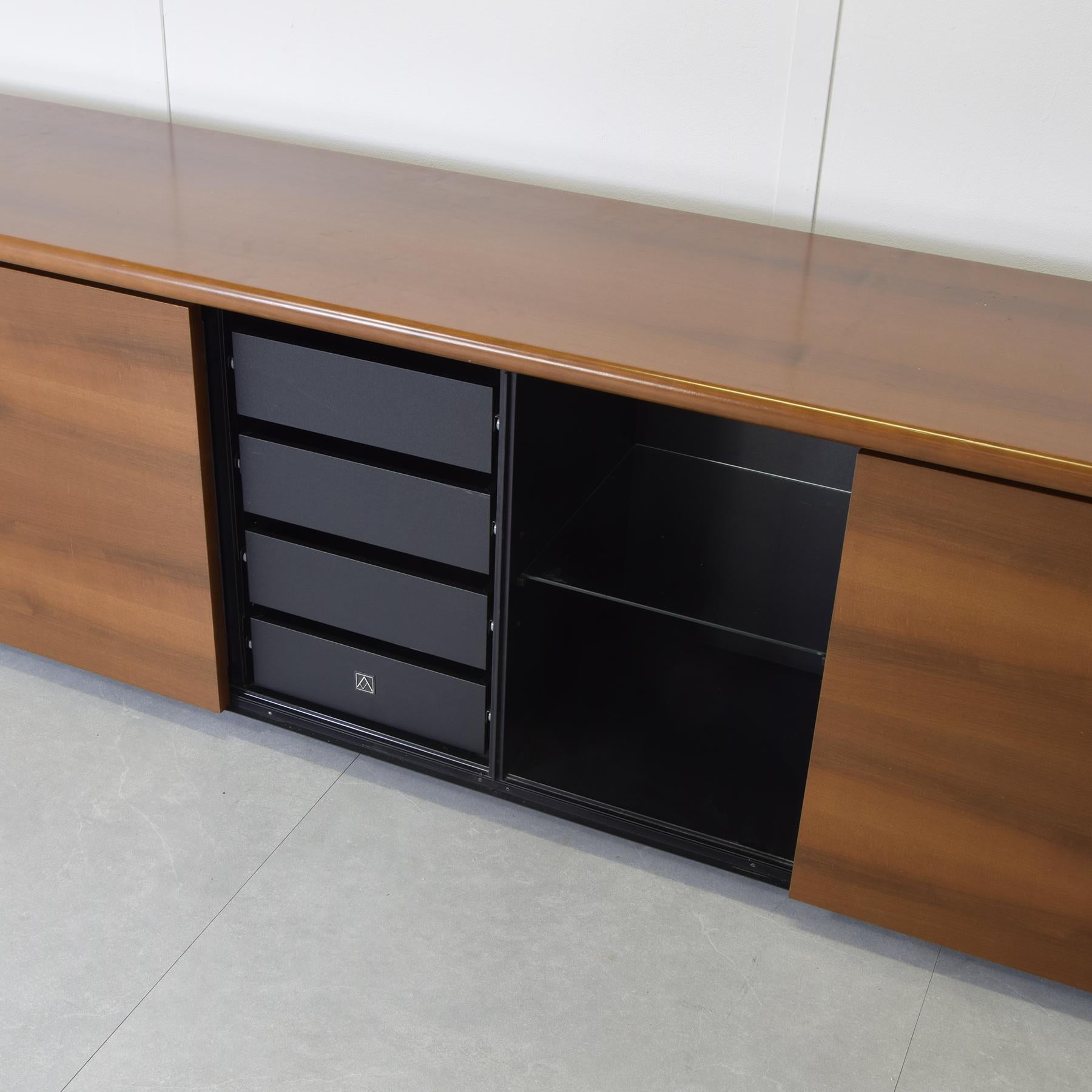 Giotto Stoppino Ludovico Acerbis Sheraton sideboard 1980s. For Sale 1