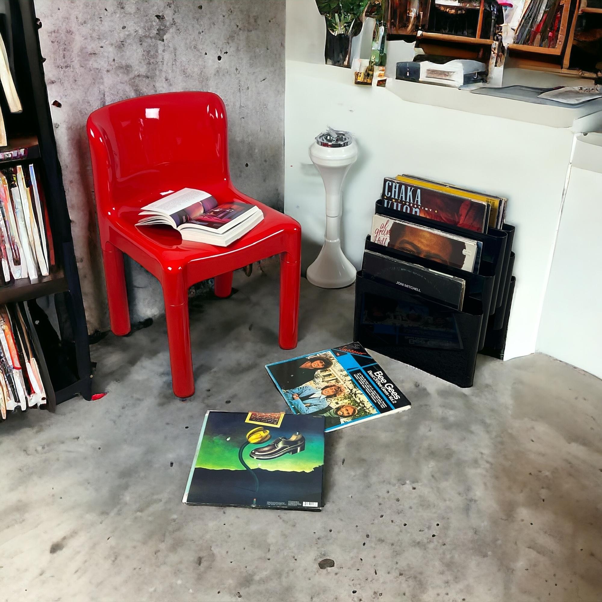 Late 20th Century Giotto Stoppino Magazine Rack Disc Holder 'Model 4675' Kartell in Glossy Black
