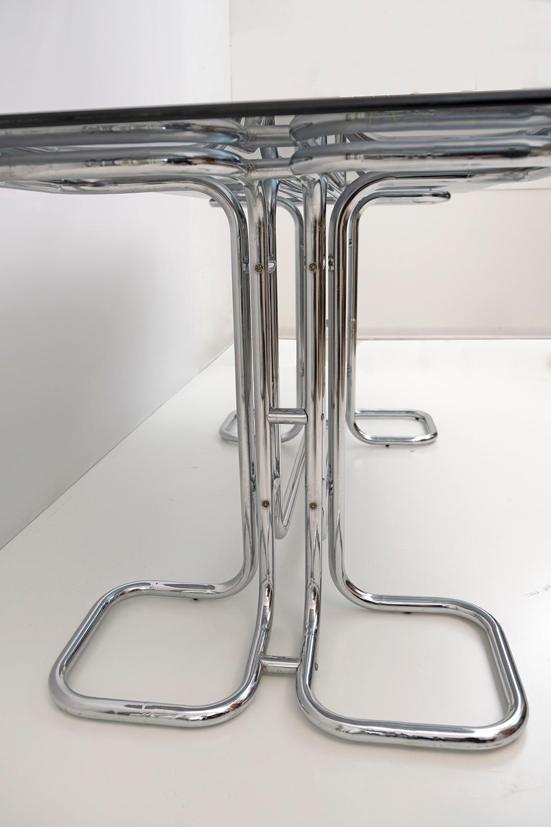 Giotto Stoppino Mid-Century Modern Italian Glass Smoked Top Dining Table, 1970s For Sale 2