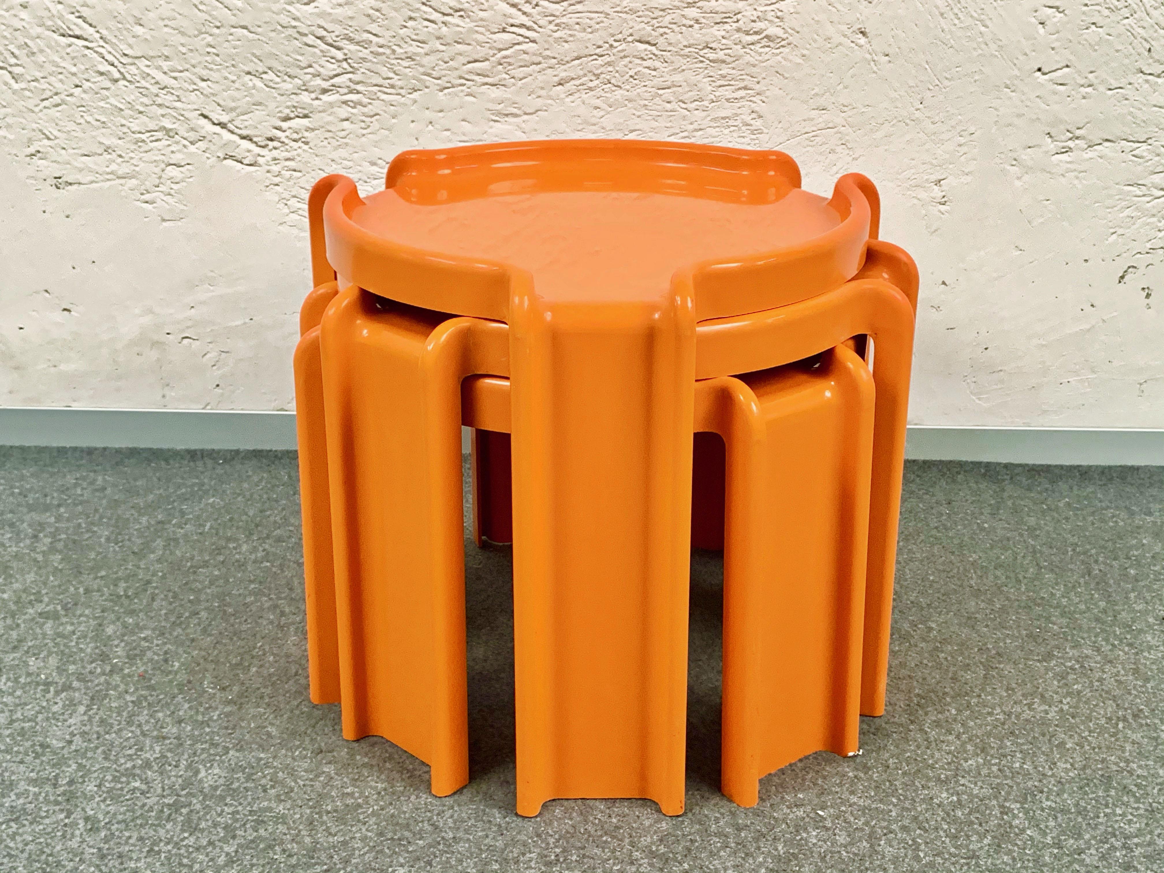 Giotto Stoppino Orange Plastic Interlocking Coffee Tables for Kartell, 1970s In Good Condition In Roma, IT