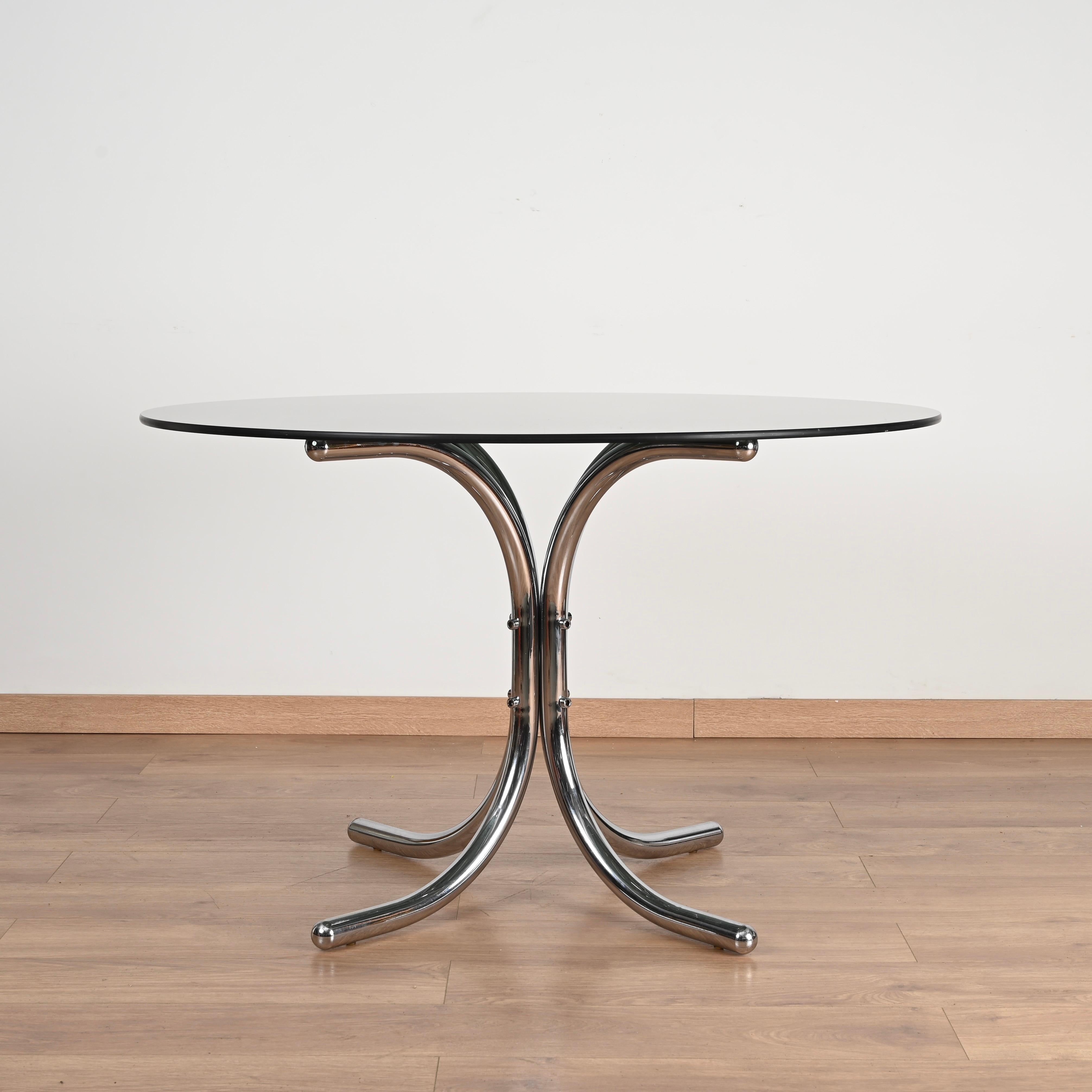 Giotto Stoppino, runder Esstisch aus Chrom und Rauchglas, Italien 1970er Jahre im Zustand „Gut“ in Roma, IT