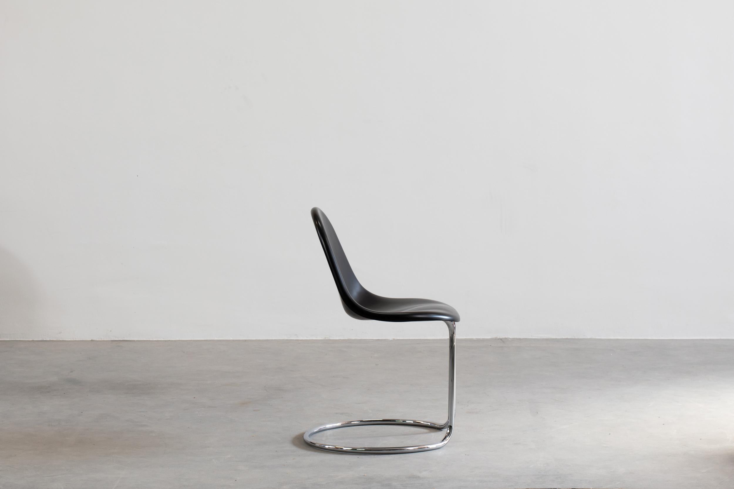 Giotto Stoppino Ensemble de trois chaises Maia en ABS noir et acier par Bernini 1970 Bon état à Montecatini Terme, IT