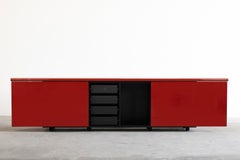 Giotto Stoppino Buffet en bois rouge Sheraton Acerbis:: 1977:: Italie