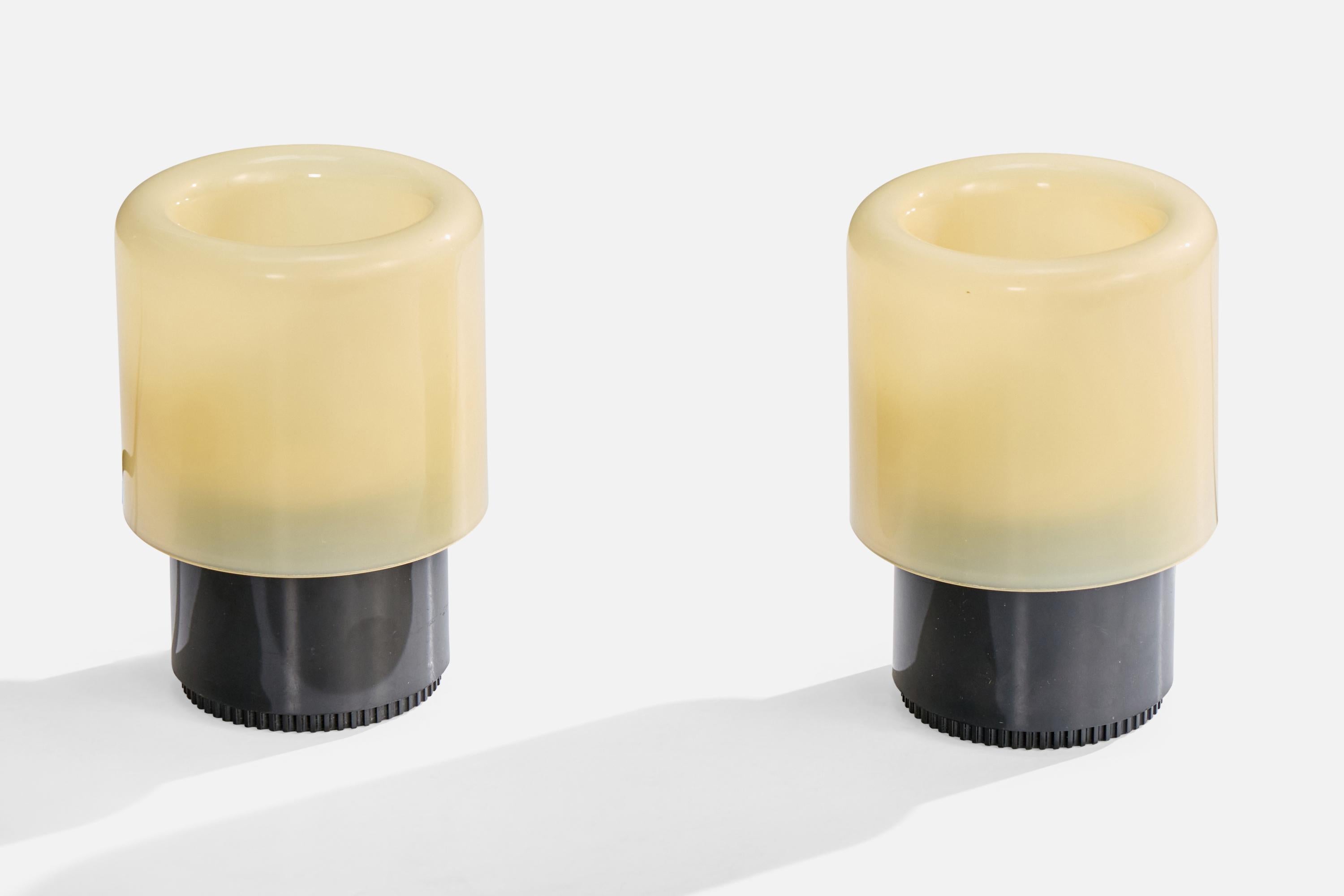Giotto Stoppino, Tischlampen, Kunststoff, Italien, 1970er Jahre (Moderne der Mitte des Jahrhunderts) im Angebot
