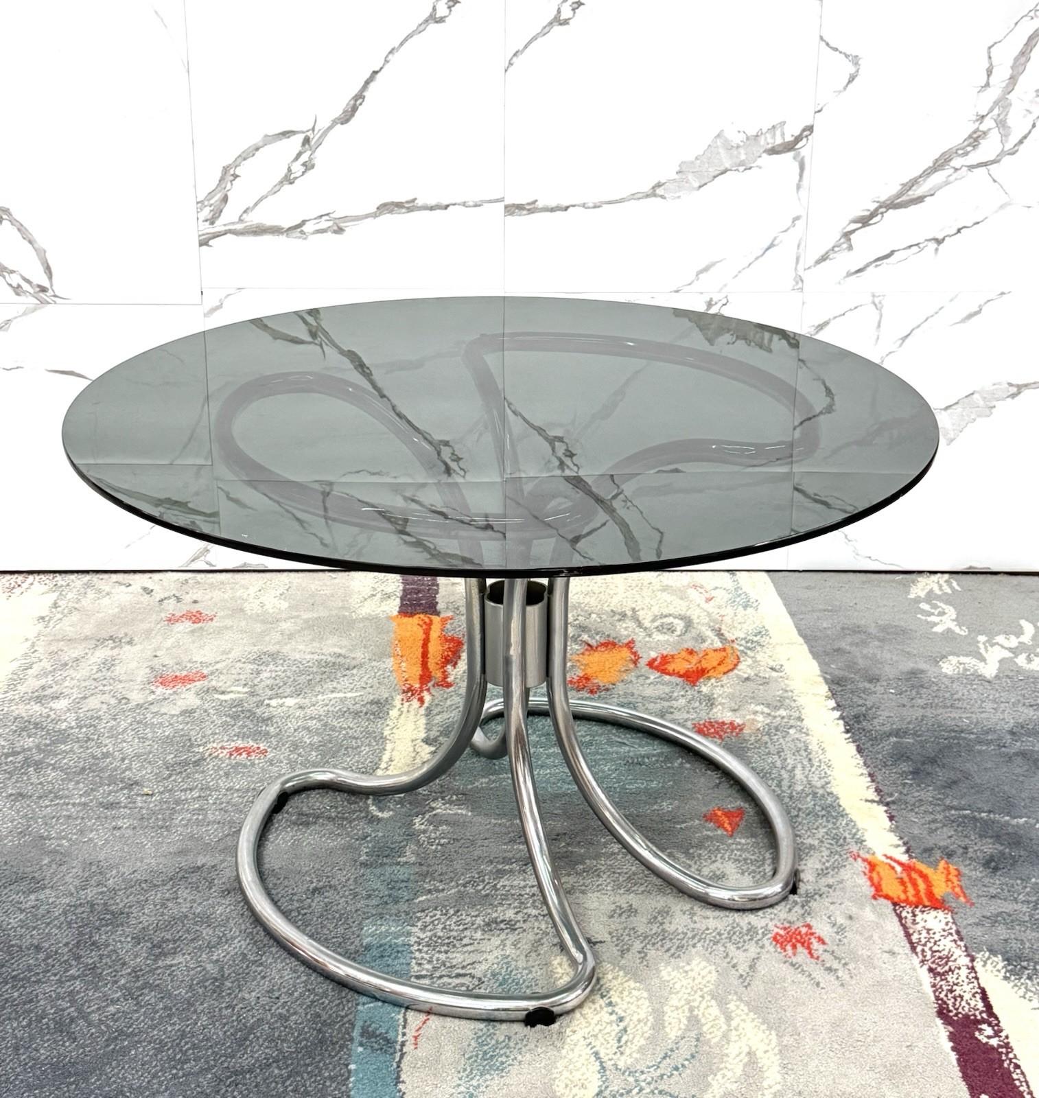 Late 20th Century Giotto Wick Dining Table Steel Design 1970s Modernism For Sale