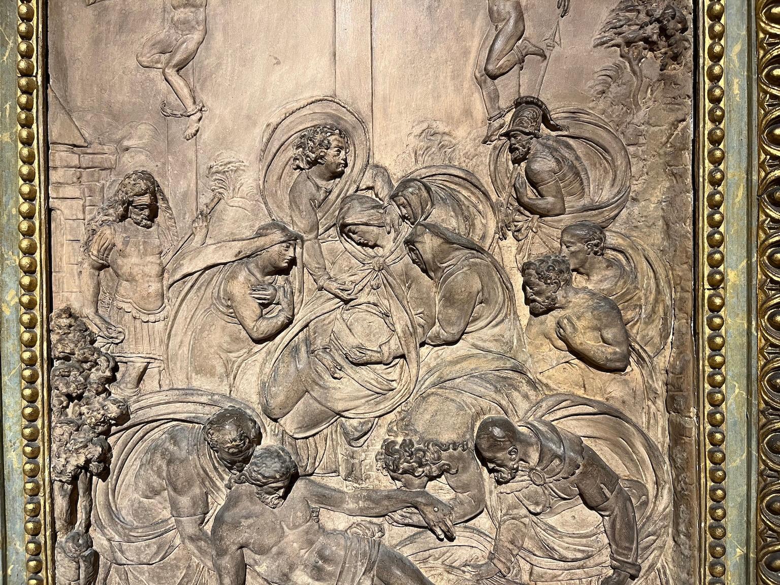 Bas-relief religieux figuratif en stuc italien du XIXe siècle. - Marron Figurative Sculpture par GIOVAN BATTISTA BOUCHERON