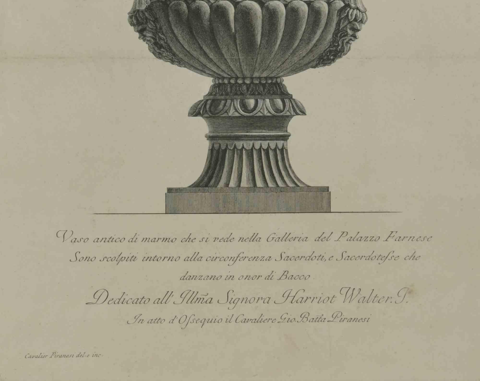 Vaso Antico della Galleria Farnese - Aguafuerte de G.B. Piranesi - Siglo XVIII - Print de Giovan Battista Piranesi