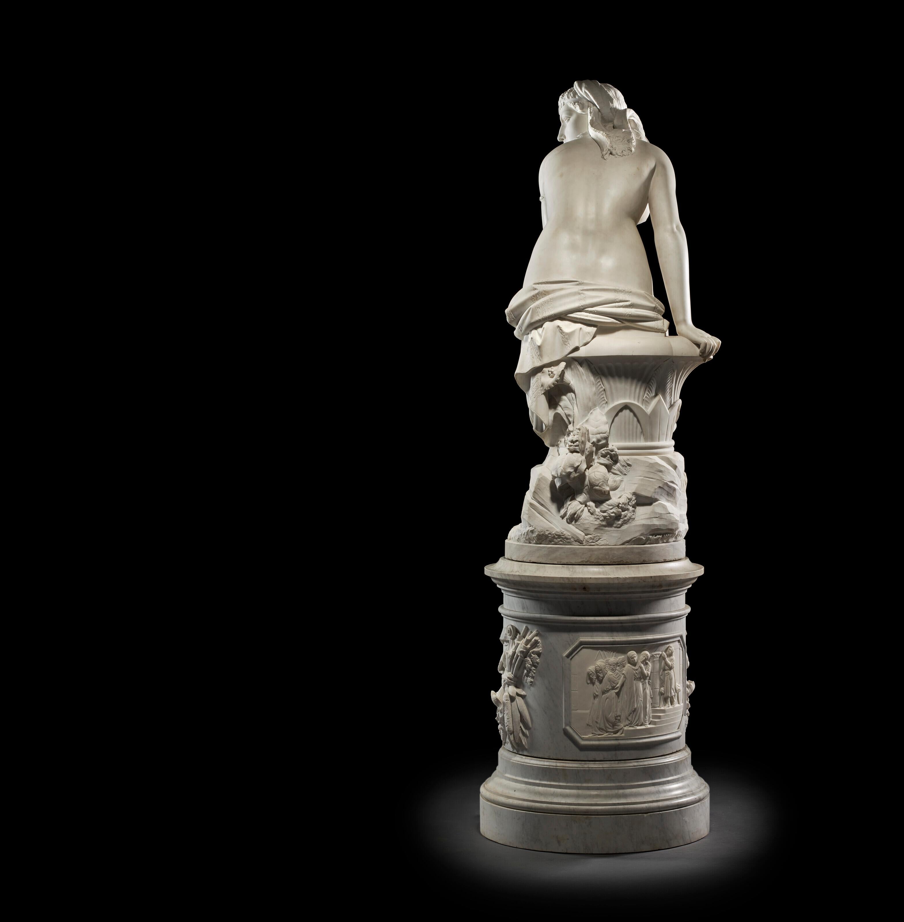 Susanna al bagno, italienische Marmorstatue von Lombardi mit Reliefskulptursockel  (Schwarz), Figurative Sculpture, von Giovan Domenico Lombardi Omino