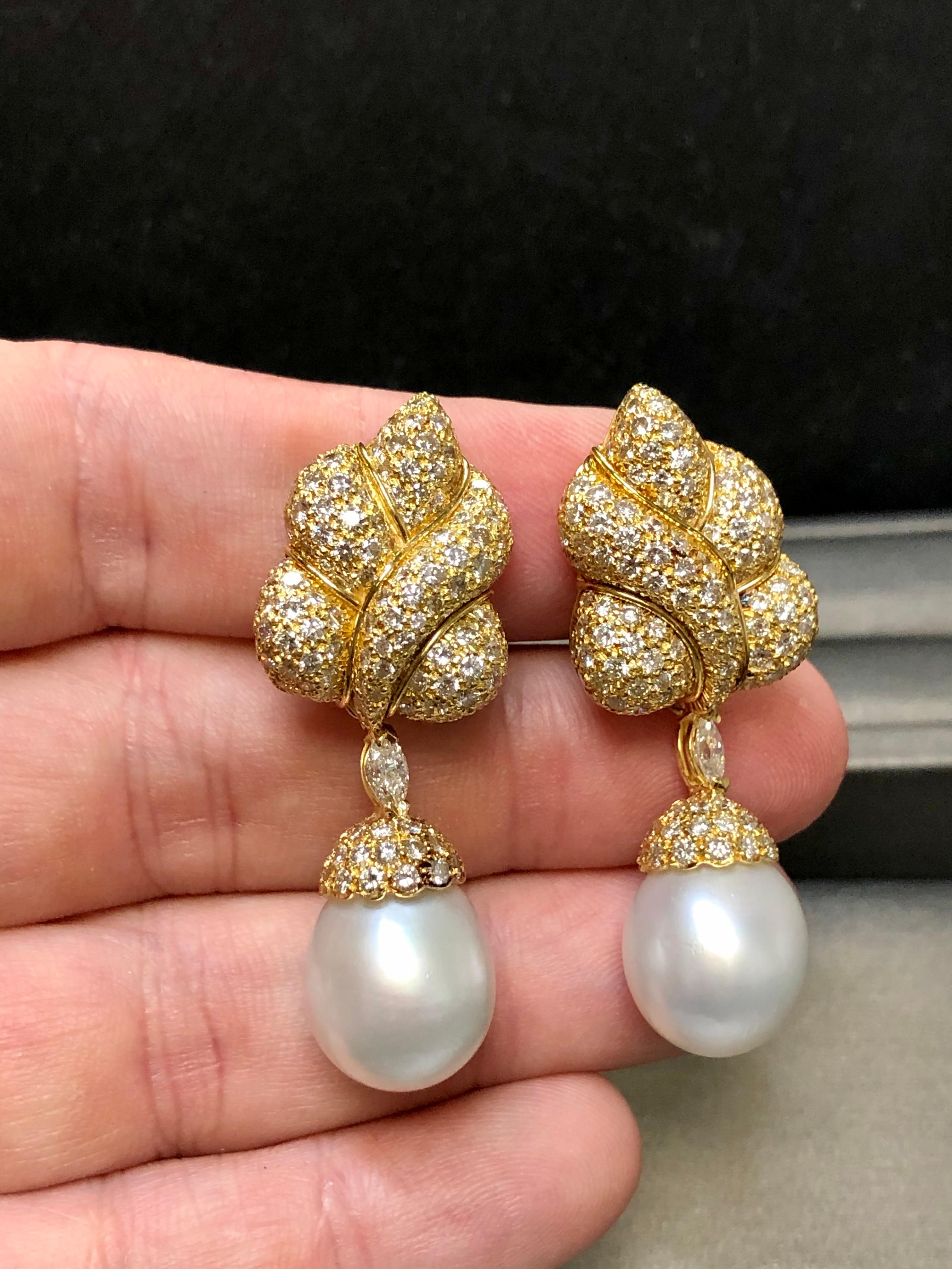 Estate GIOVANE 18k Diamond South Sea Pearl Day Night Drop Earrings 7.70cttw In Excellent Condition For Sale In Winter Springs, FL