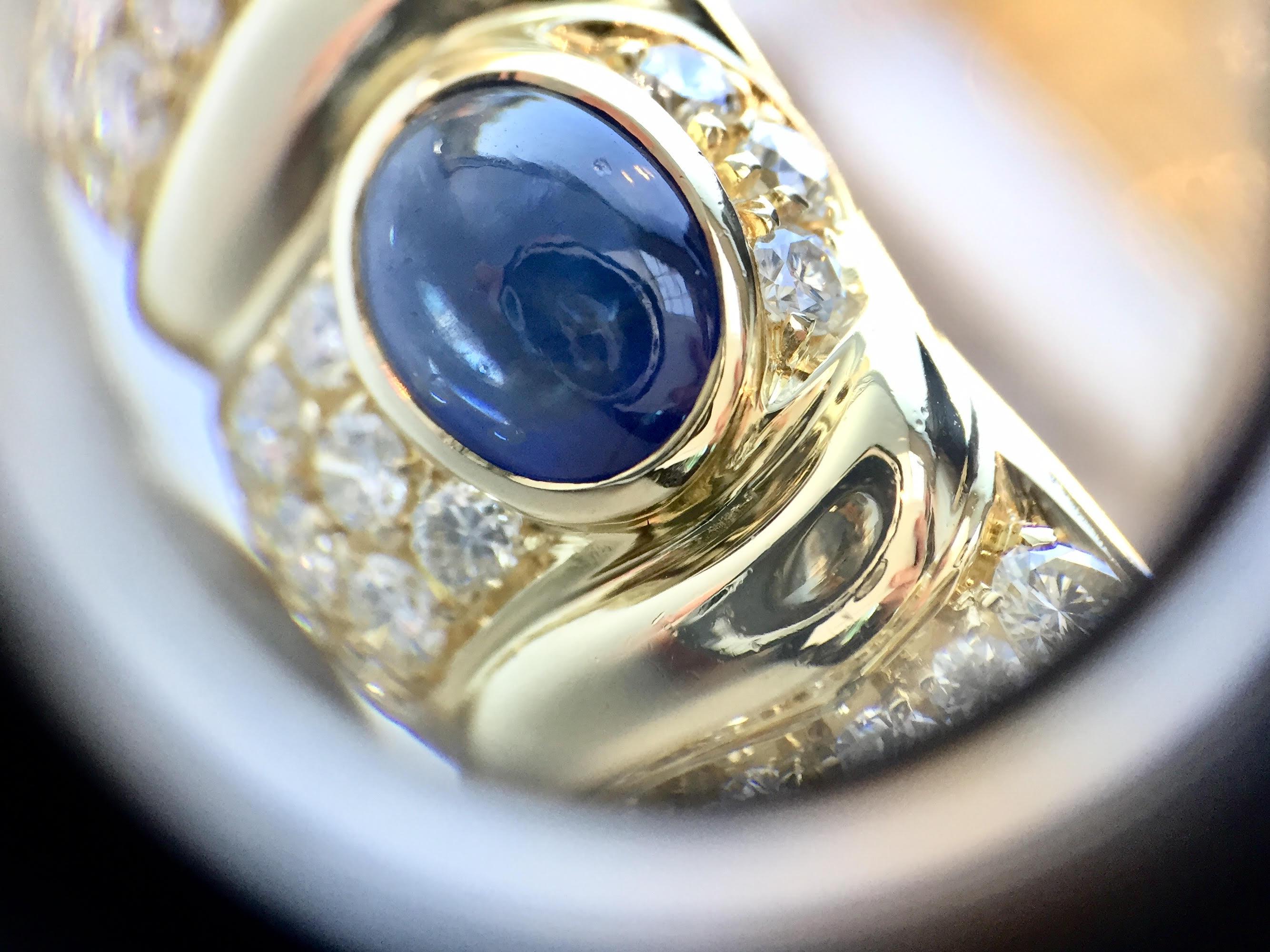 Giovane Blue Sapphire and Diamond 18 Karat Cuff Bracelet For Sale 2