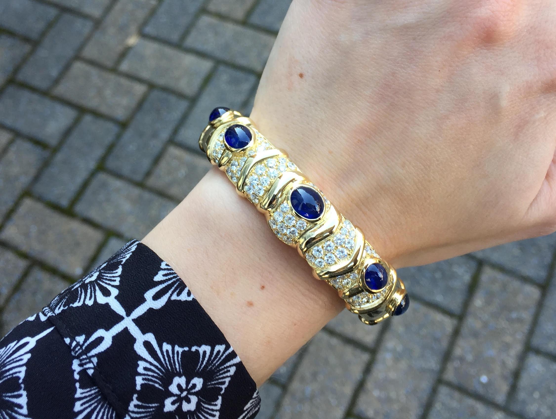 Giovane Blue Sapphire and Diamond 18 Karat Cuff Bracelet For Sale 5