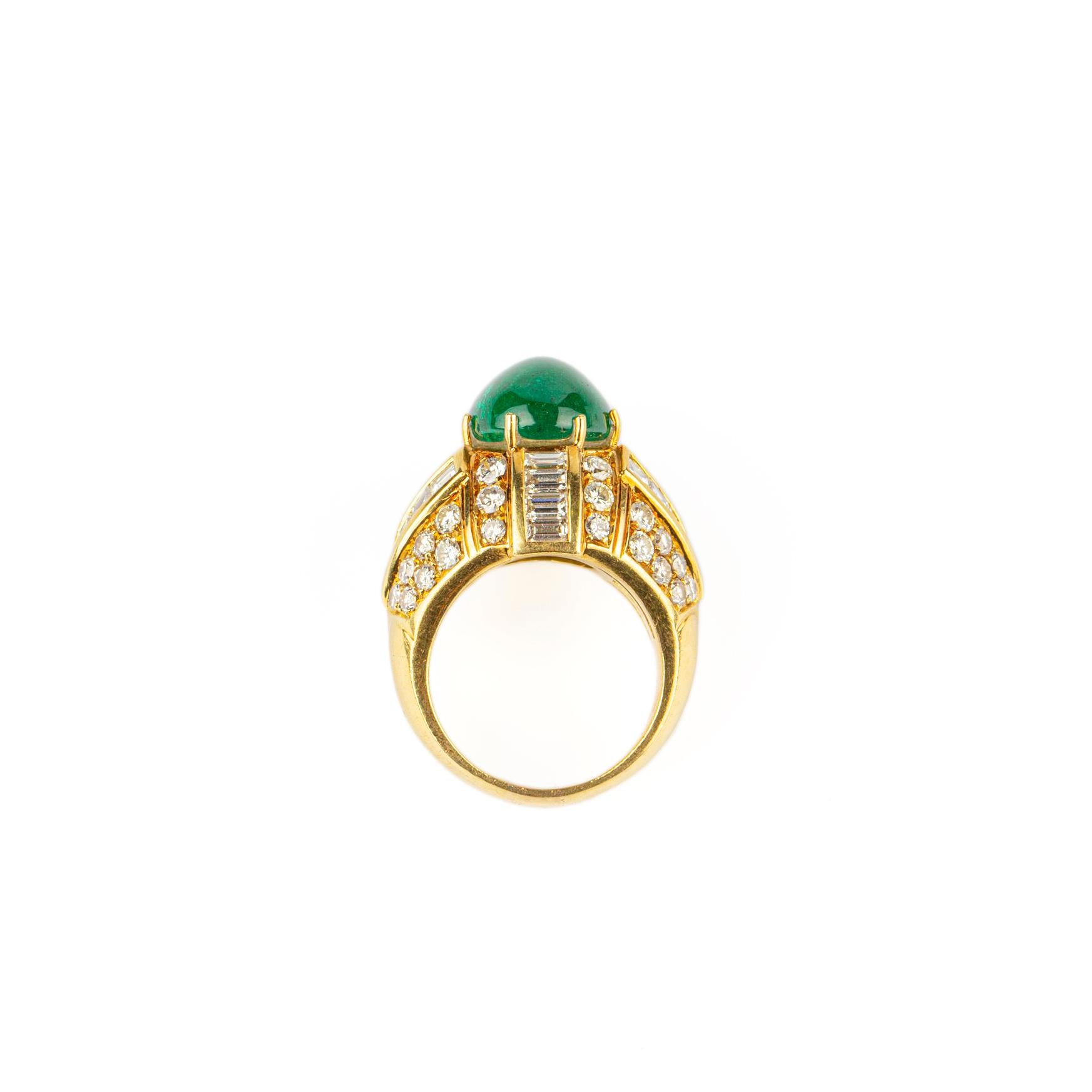 Women's or Men's Giovane Cabochon Emerald Diamond Gold Ring