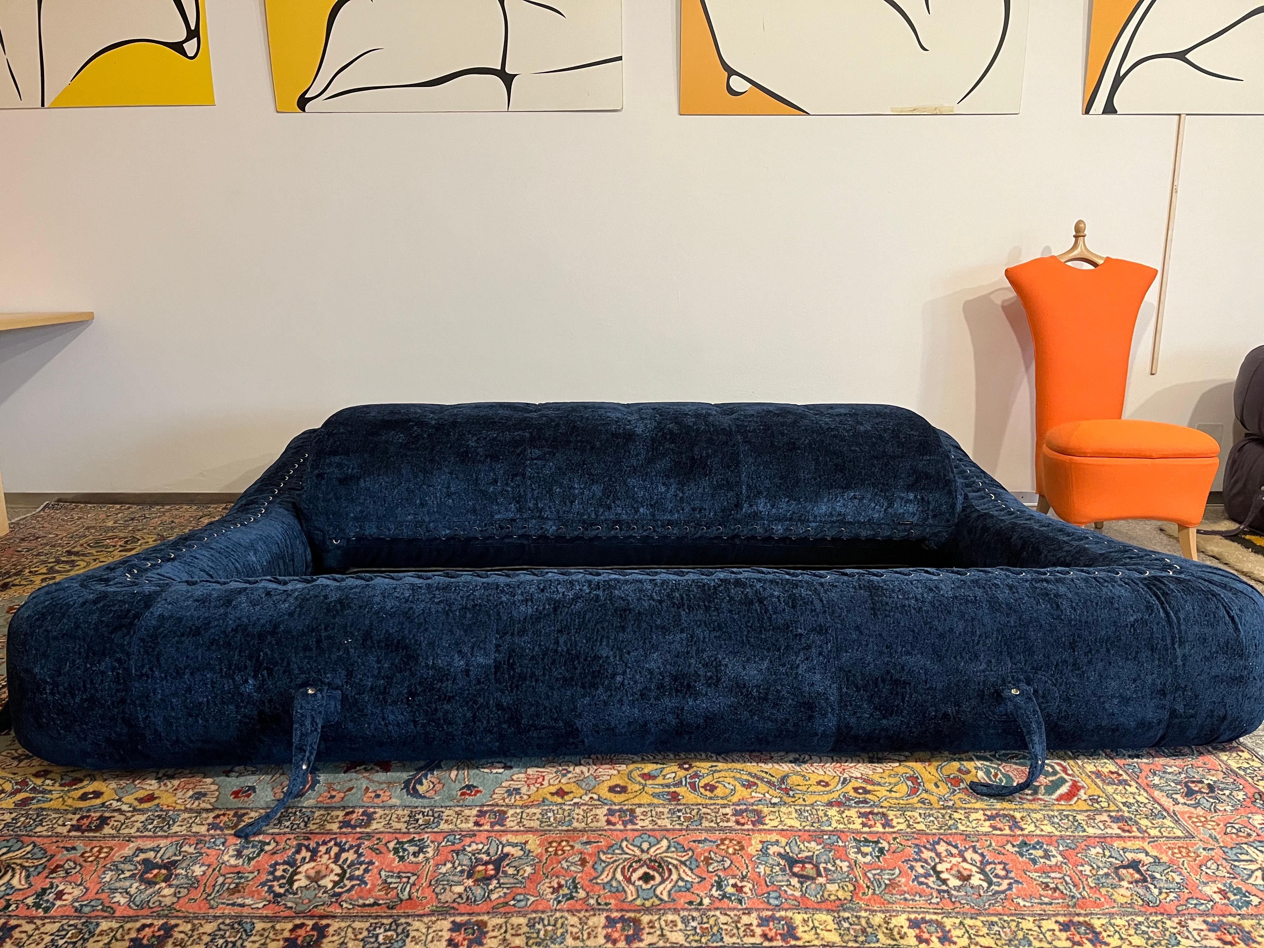 Modern Giovannetti, 1970s Anfibio Foldable Sofa Blue Colored Fabric Project, Becchi For Sale