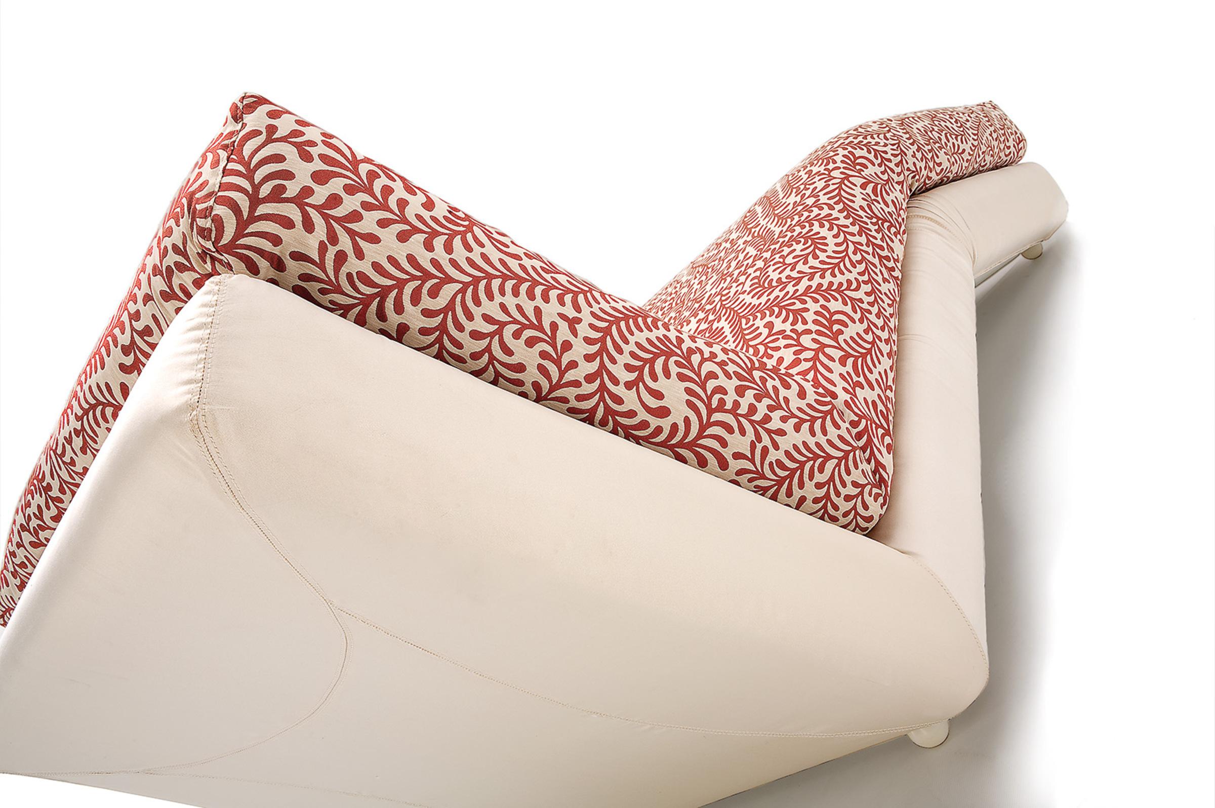 Modern Giovannetti, Papessa, 1972, Atelier Associati, Chaise Longue in Fabric Fantasy For Sale