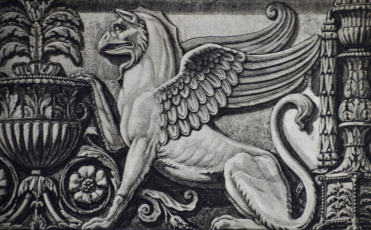 Frise architecturale romaine antique : gravure de Piranesi du 18e siècle - Gris Still-Life Print par Giovanni Battista Piranesi