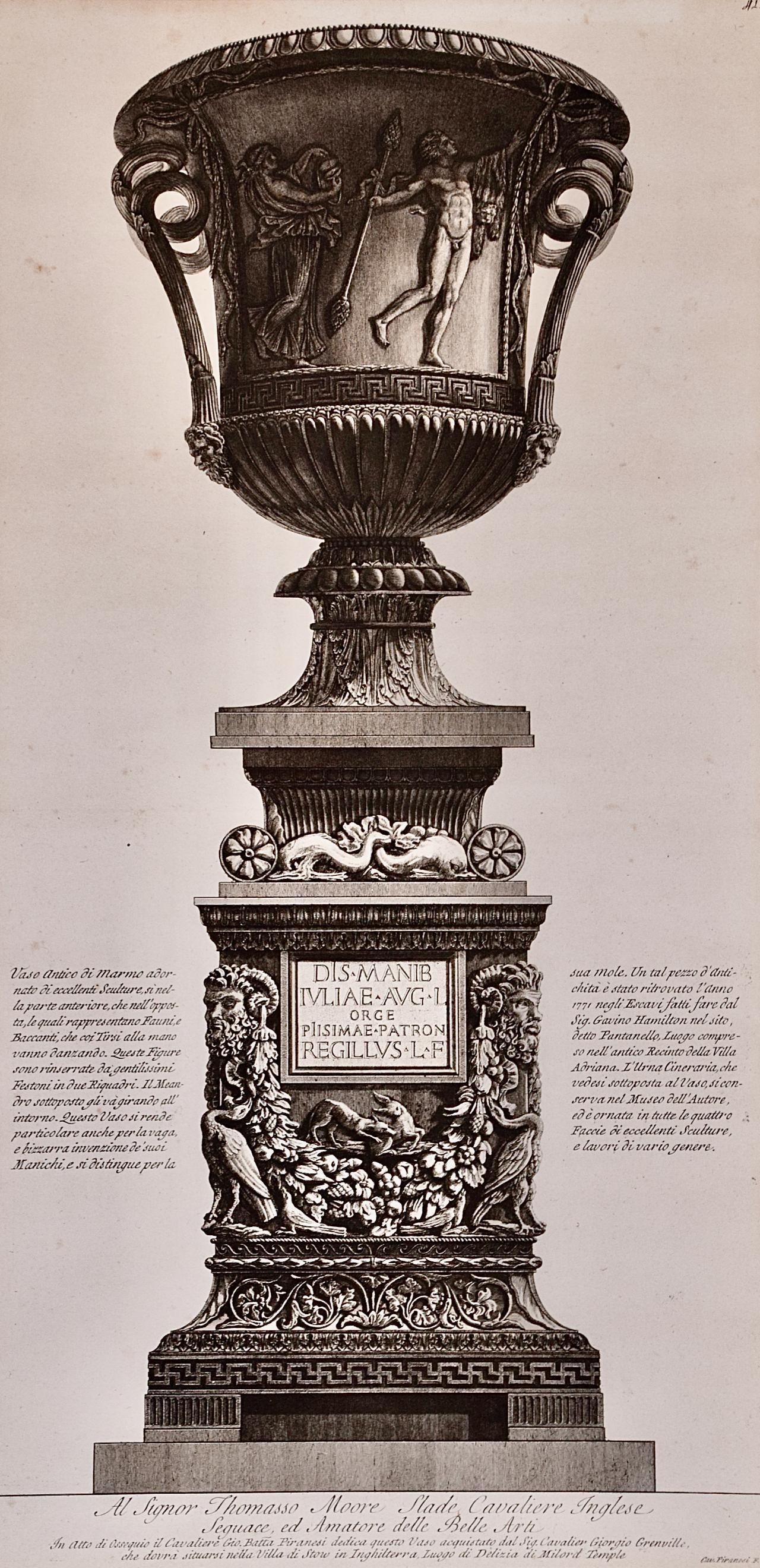 A.I.C. Piranesi encadrée, gravure à l'eau-forte d'un vase ancien en marbre provenant de la VILLA d'Hadrien - Print de Giovanni Battista Piranesi