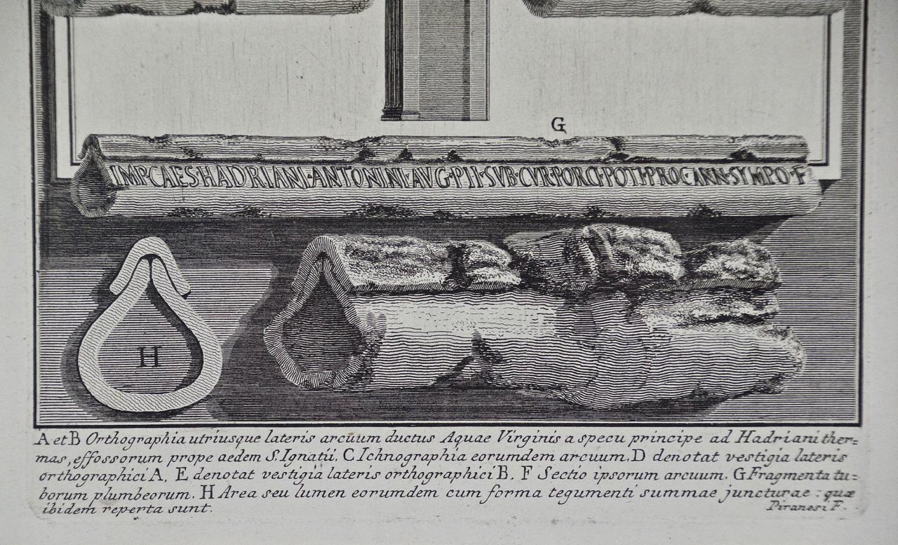 Gravure de Piranesi représentant l'ancienne aqueduc et les bains romains d'Hadrien, « Aquae Virginis ». - Gris Landscape Print par Giovanni Battista Piranesi