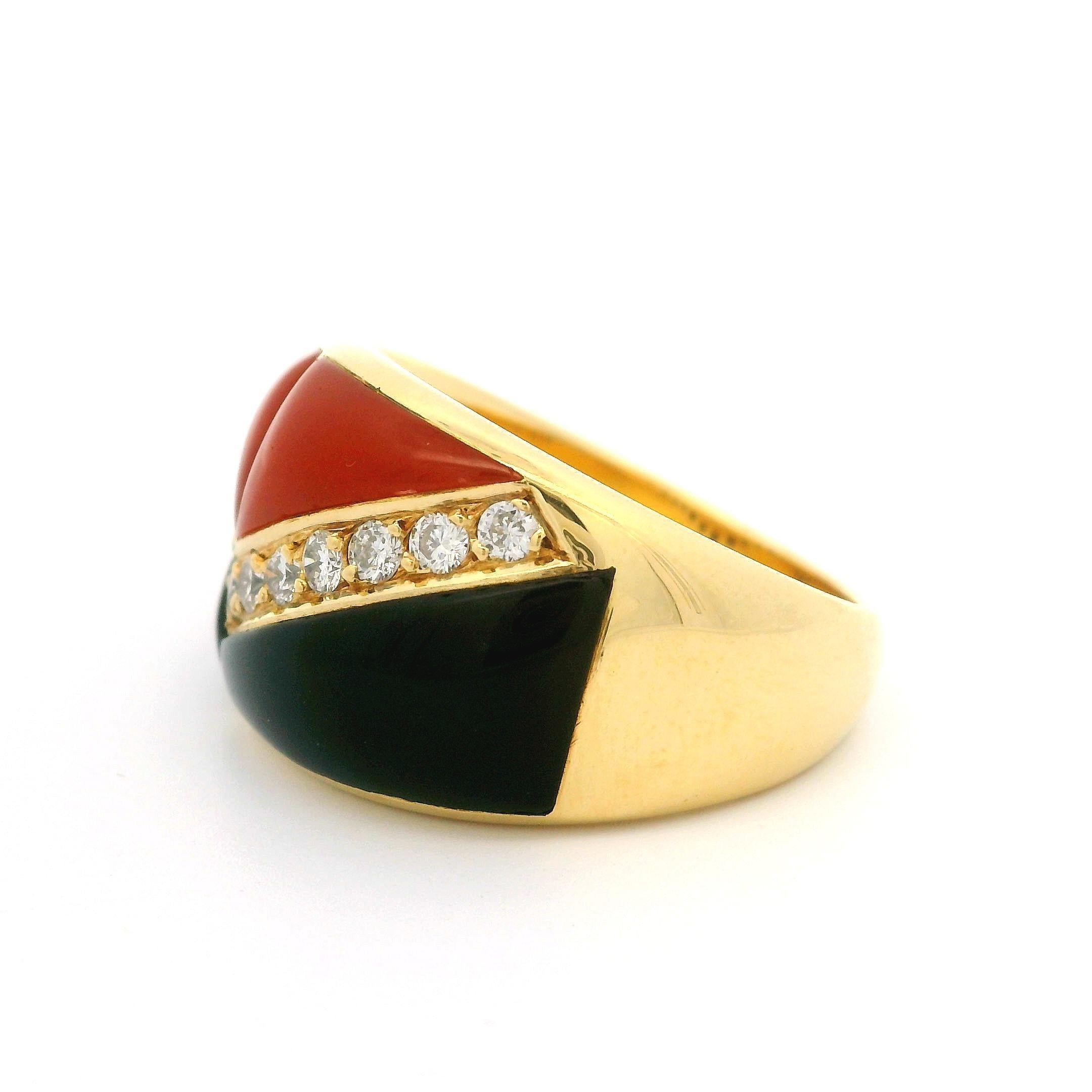 Giovanni Chilleri 18k Yellow Gold Inlaid Coral & Black Onyx w/ Diamond Band Ring For Sale 2