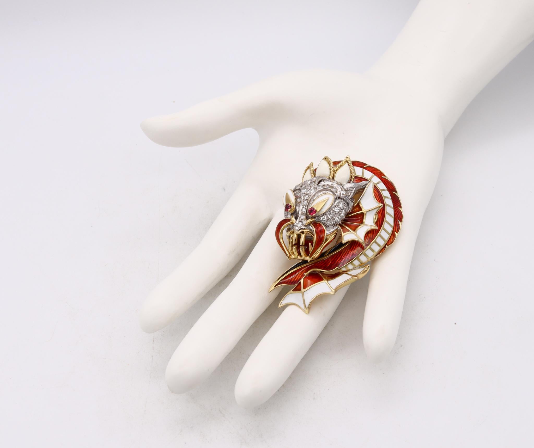 Rétro Giovanni Corletto Broche dragon de style chinoiseries maille en or 18 carats et diamants, 1960 en vente