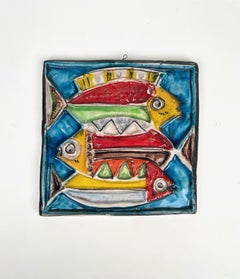 Assiette carrée en céramique colorée représentant des poissons, Giovanni de Simone, Italie, années 1960