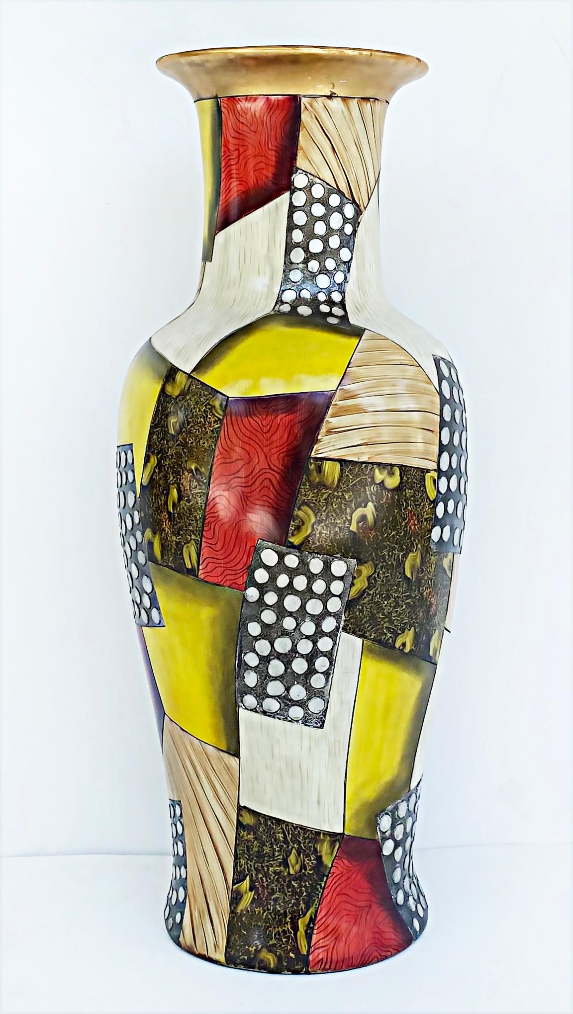 Moderne Giovanni Desimone grand vase en poterie italienne, motifs dorés abstraits en vente