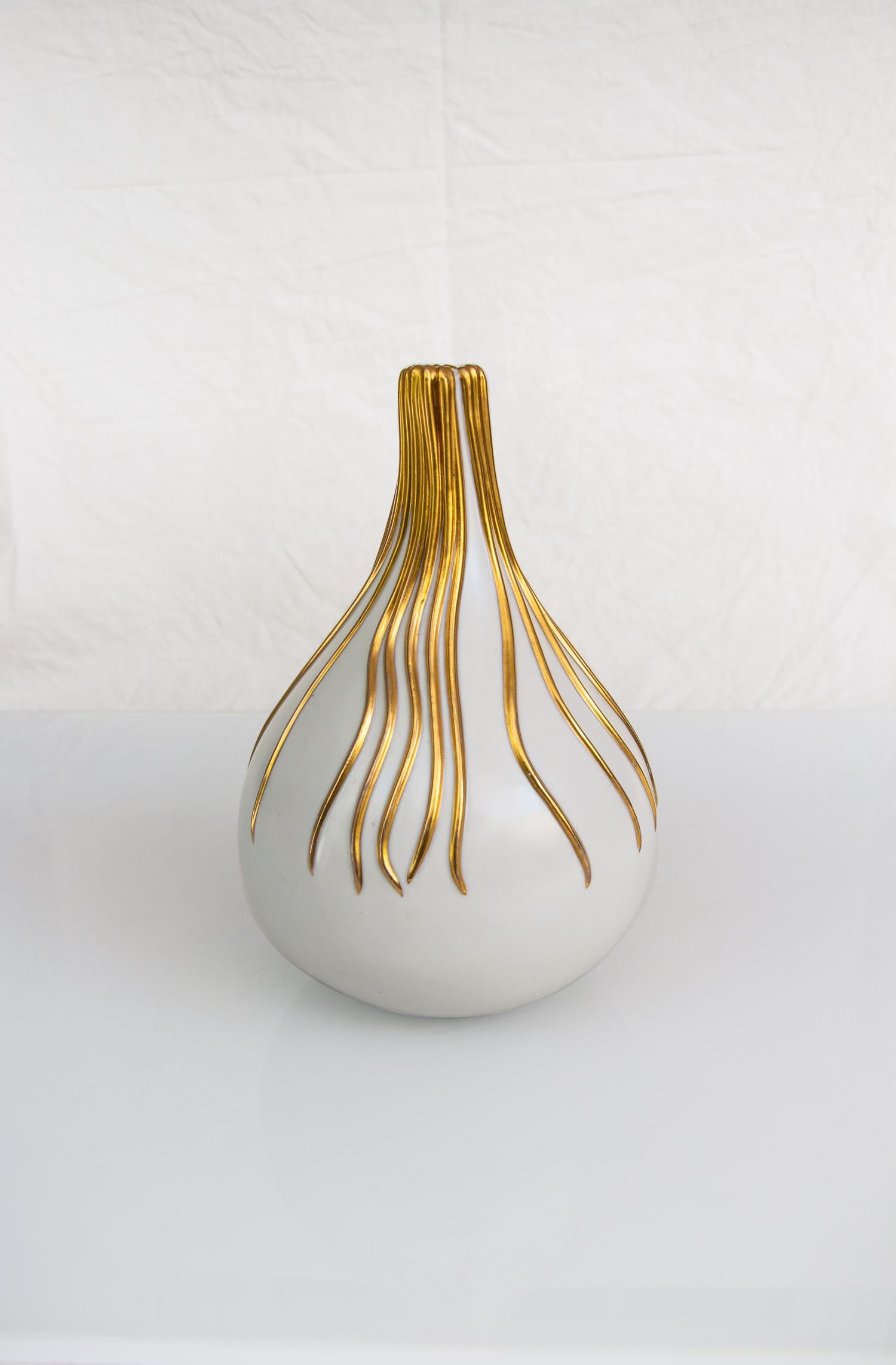 Hand-Crafted Giovanni Gariboldi Ceramic Vase for Richard Ginori San Cristoforo, Italy 1930s For Sale