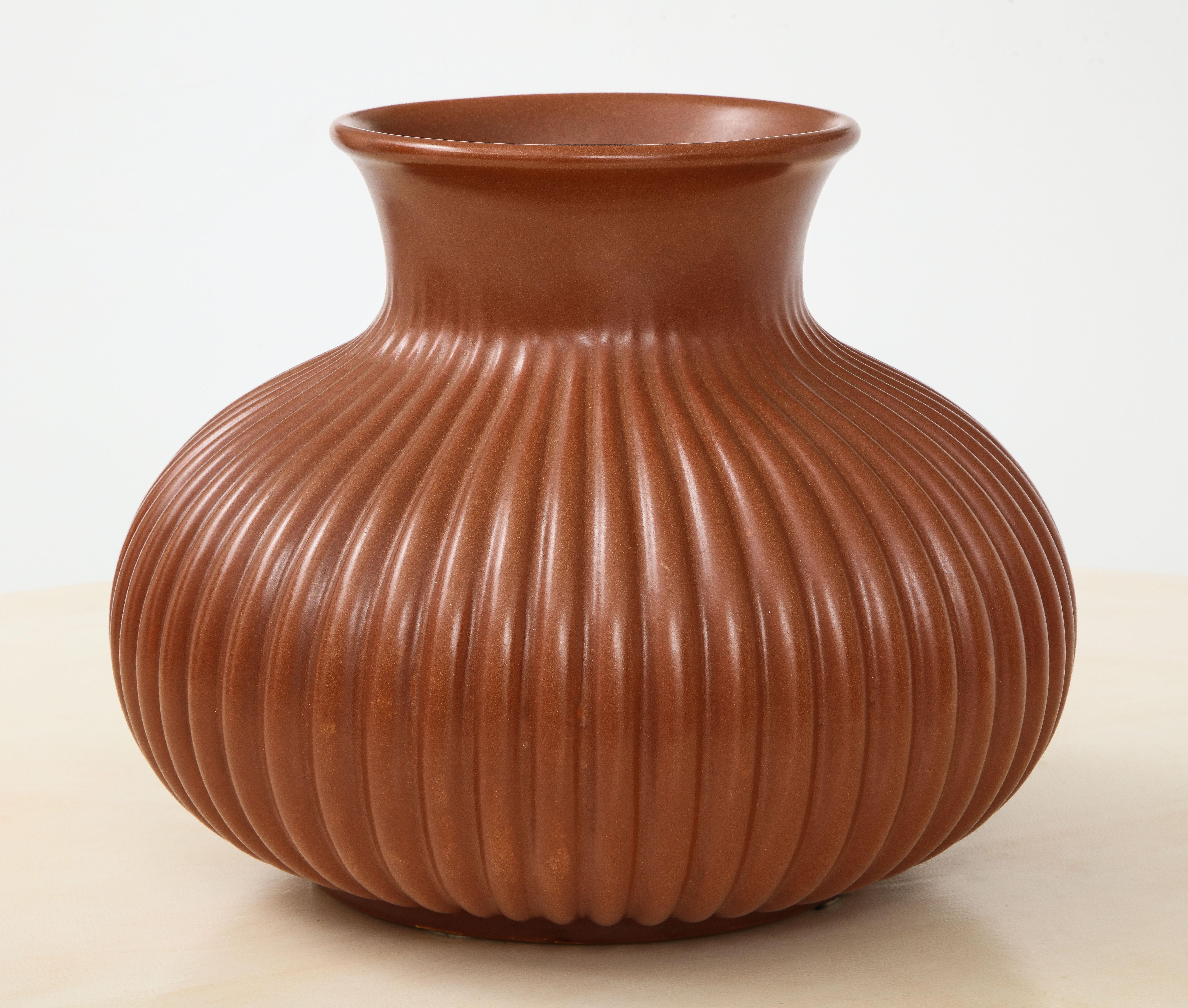Pottery Giovanni Gariboldi for Richard Ginori 1930s Italian Art Deco Vase For Sale