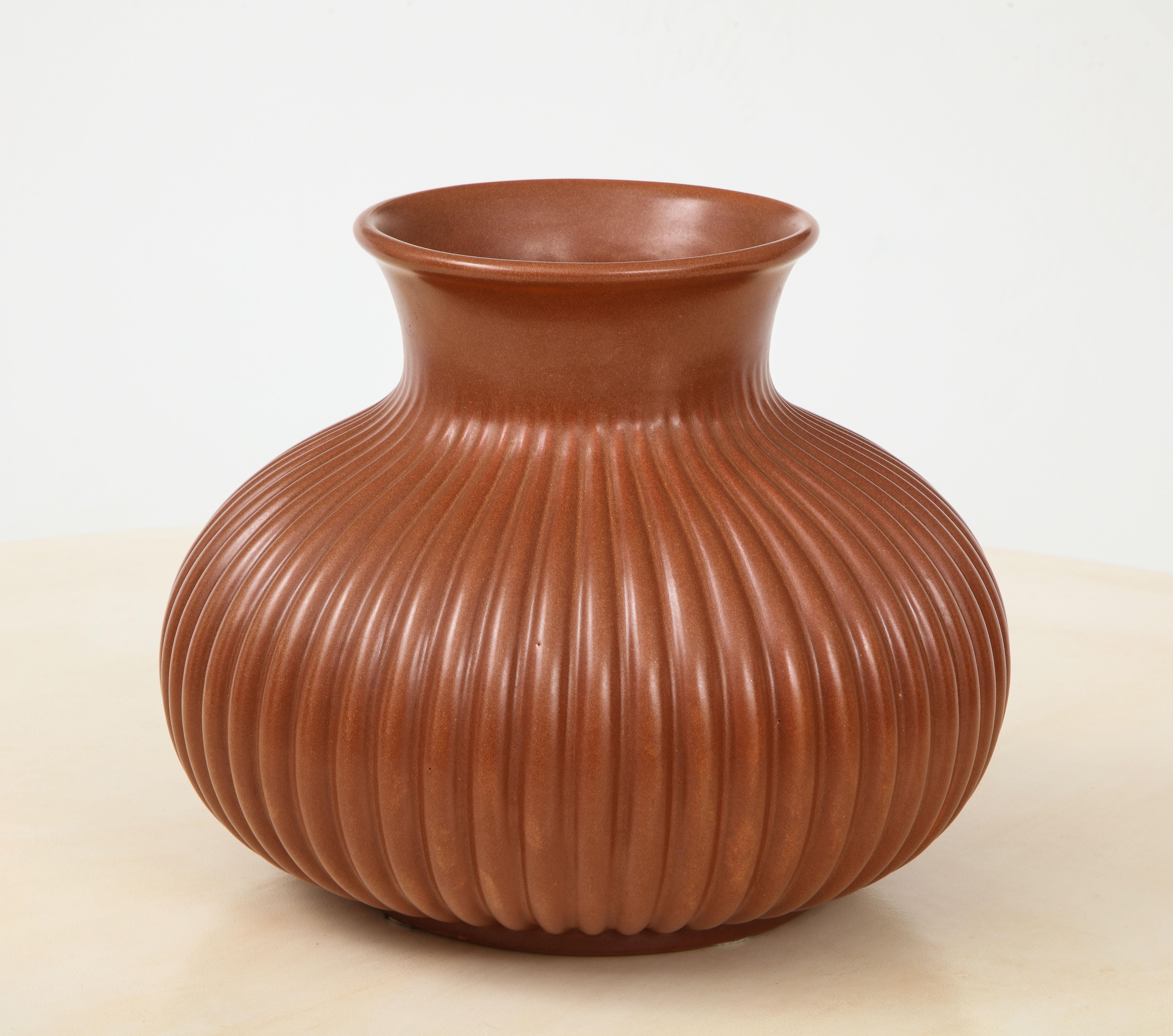 Terracotta Giovanni Gariboldi per Richard Ginori Vaso Art Deco italiano del 1930 in vendita