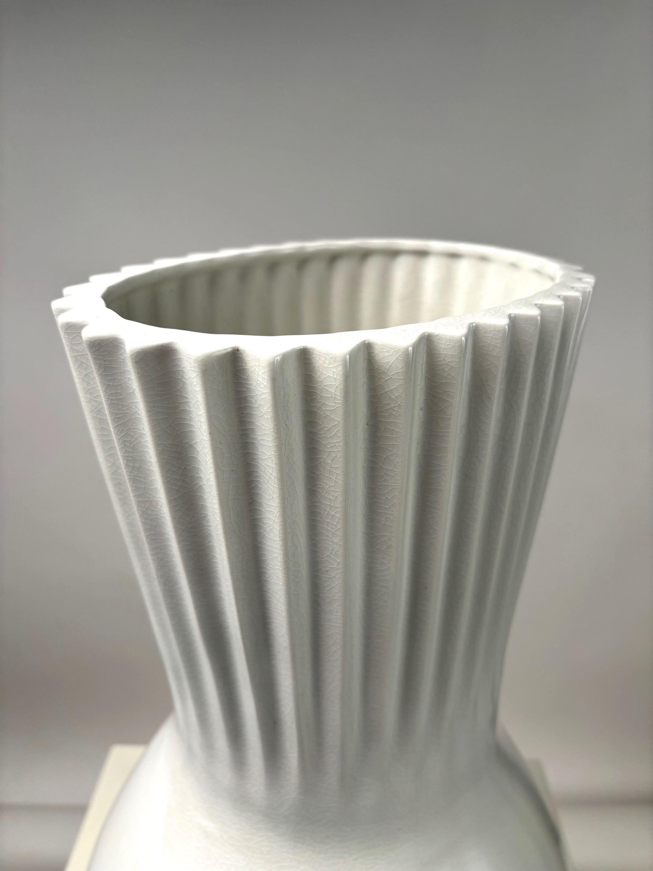 Giovanni Gariboldi, Grande vaso '6599' per Richard Ginori, San Cristoforo, Italia in vendita 1