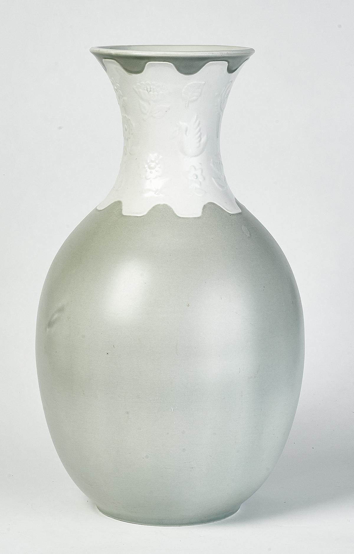 Italian Giovanni Gariboldi Tall Vase, Italy 1940's For Sale